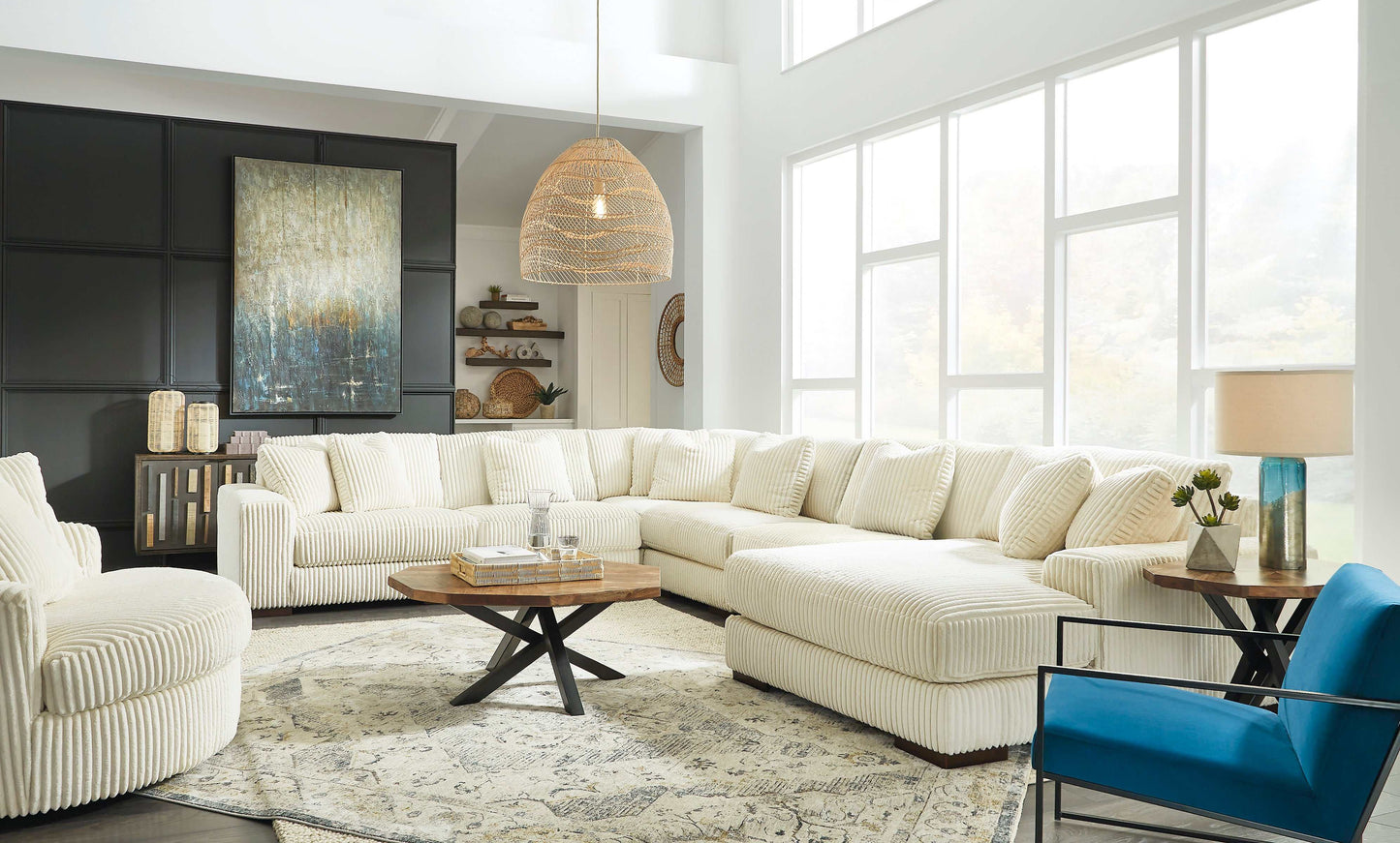Lindyn Ivory 6pc RAF Chaise Sectional