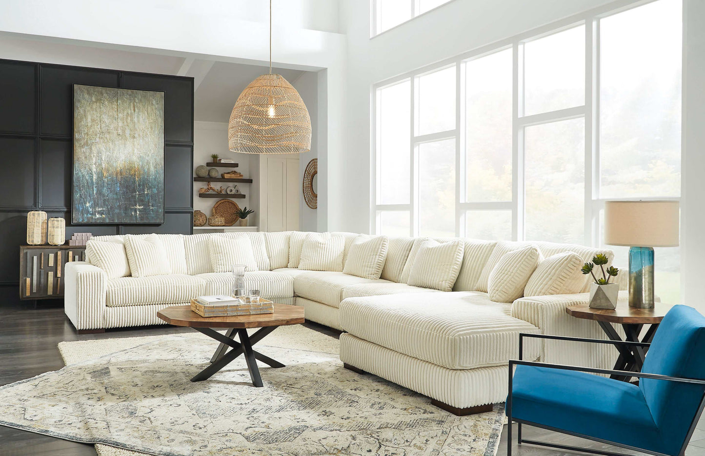 Lindyn Ivory 6pc RAF Chaise Sectional