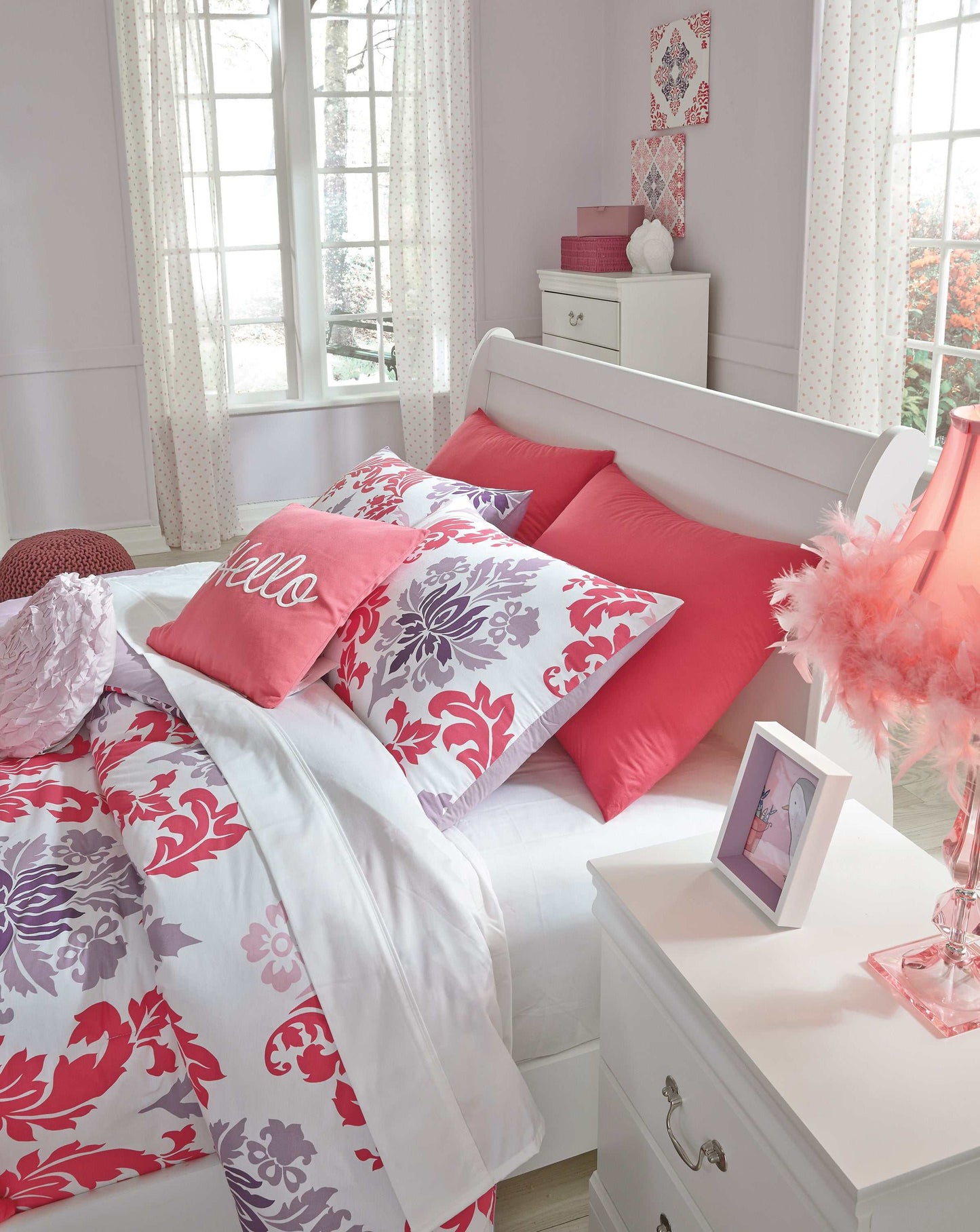 Anarasia White Full Sleigh Youth Bed