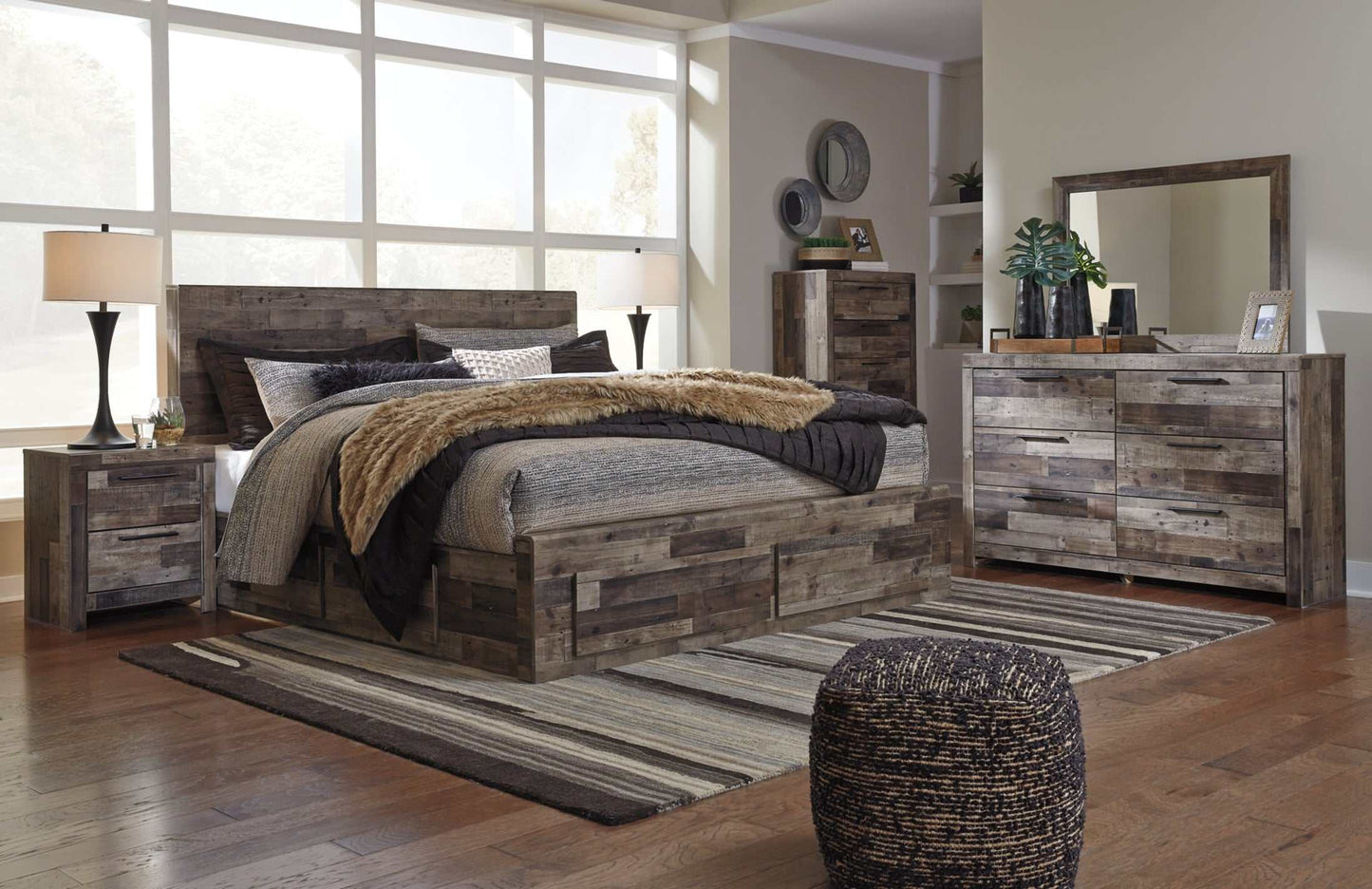 Derekson Multi Gray King Panel Bed w/ 4 Storage Drawers
