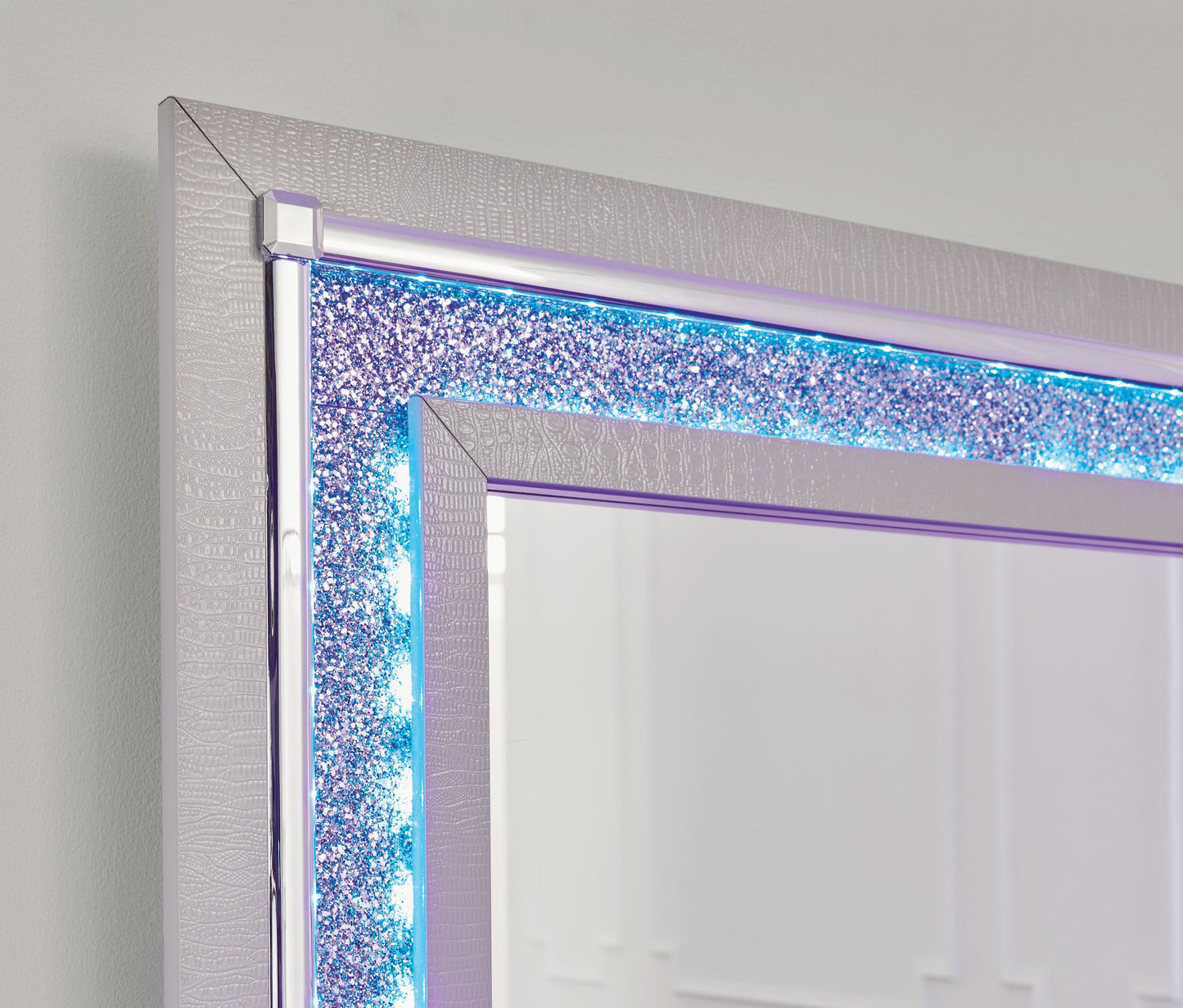 Zyniden Silver Dresser and Mirror