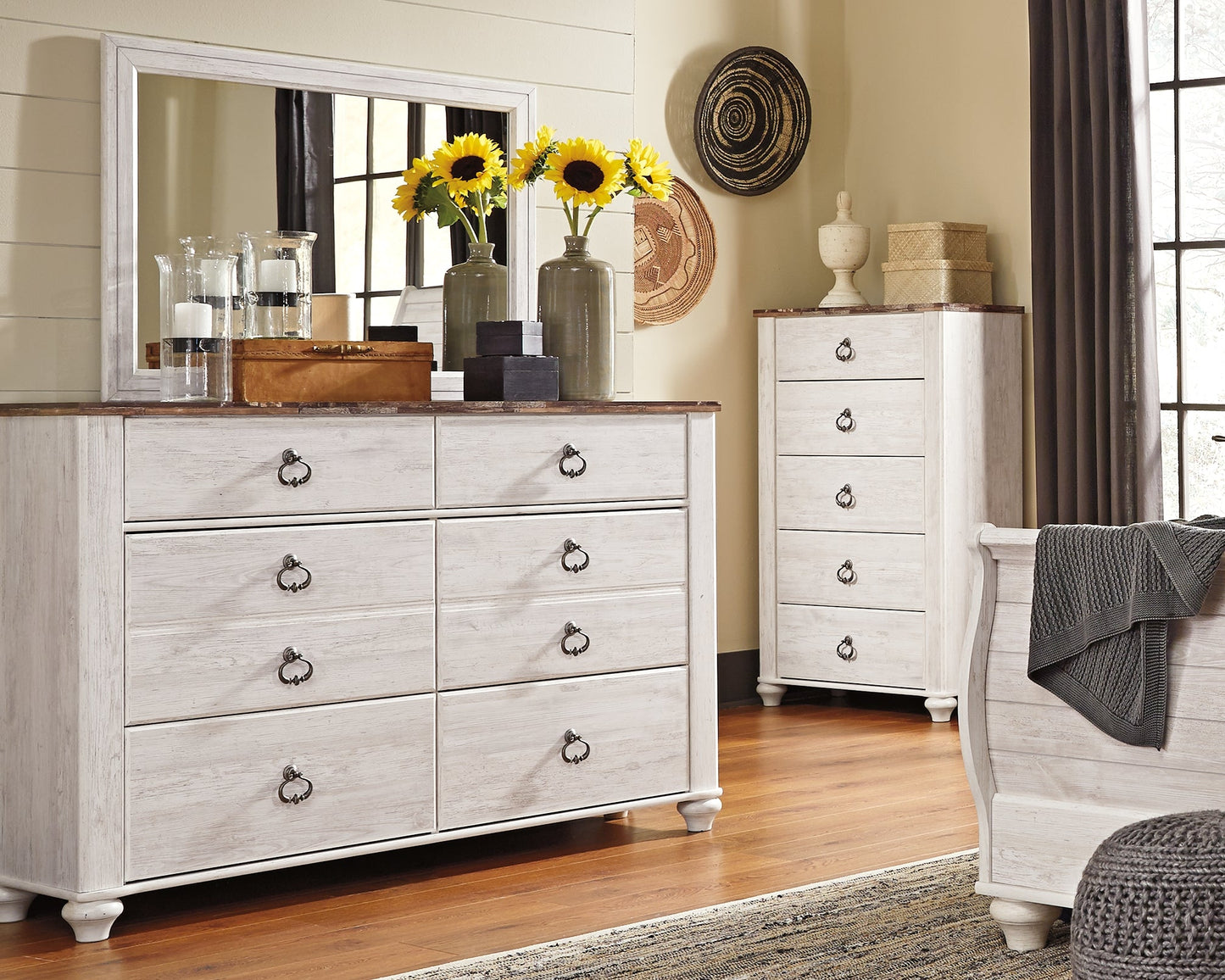 Willowton Whitewash King Sleigh Bedroom Set with Dresser and Nightstand