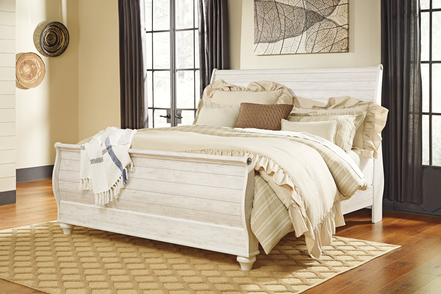 Willowton Whitewash King Sleigh Bedroom Set with Dresser and Nightstand