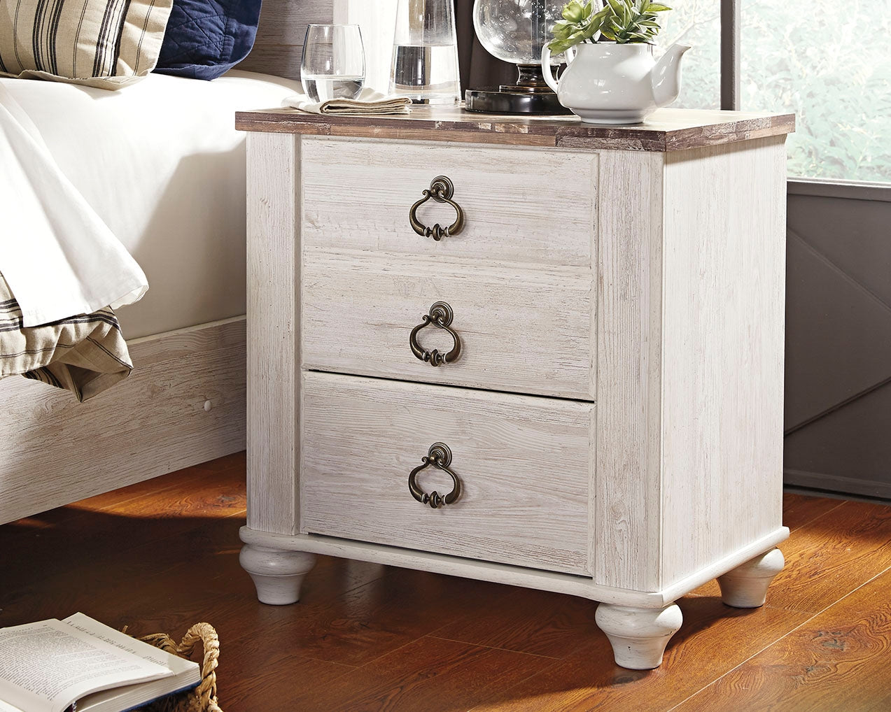 Willowton Whitewash King Sleigh Bedroom Set with Dresser and Nightstand