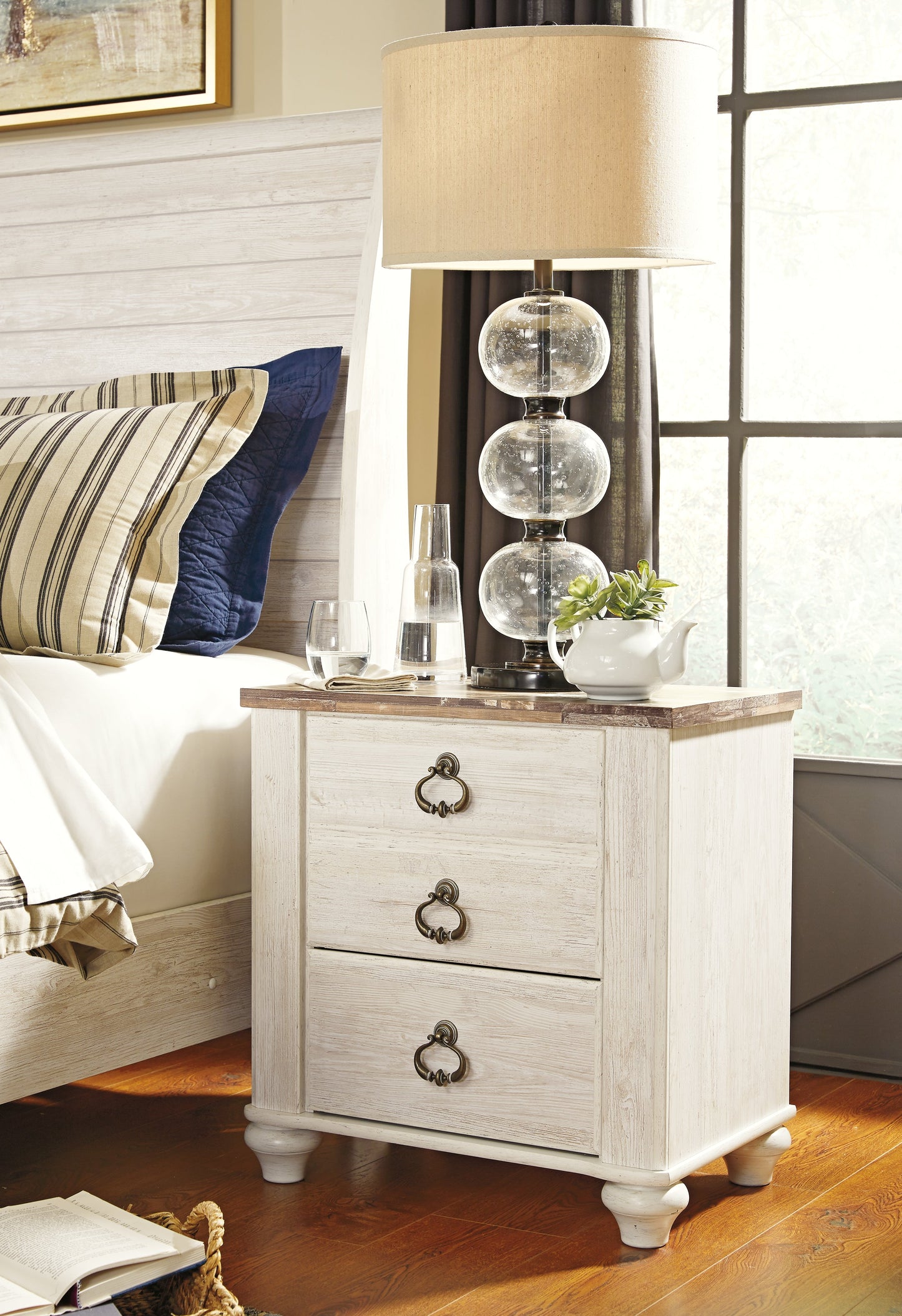 Willowton Whitewash Queen Panel Bedroom Set with Dresser, Mirror, Chest and 2 Nightstands