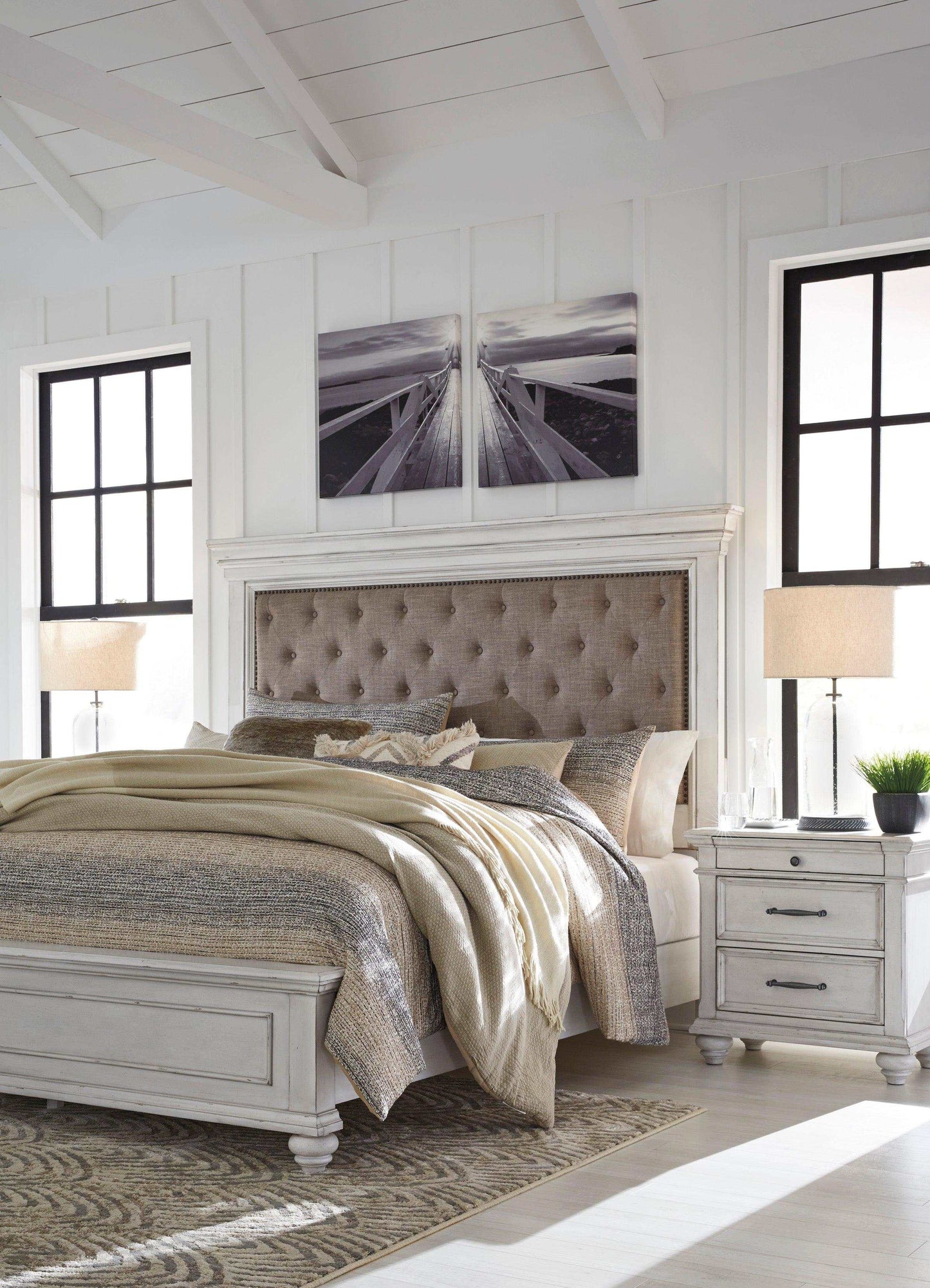 Kanwyn Whitewash California King Bed w/ UPH HB