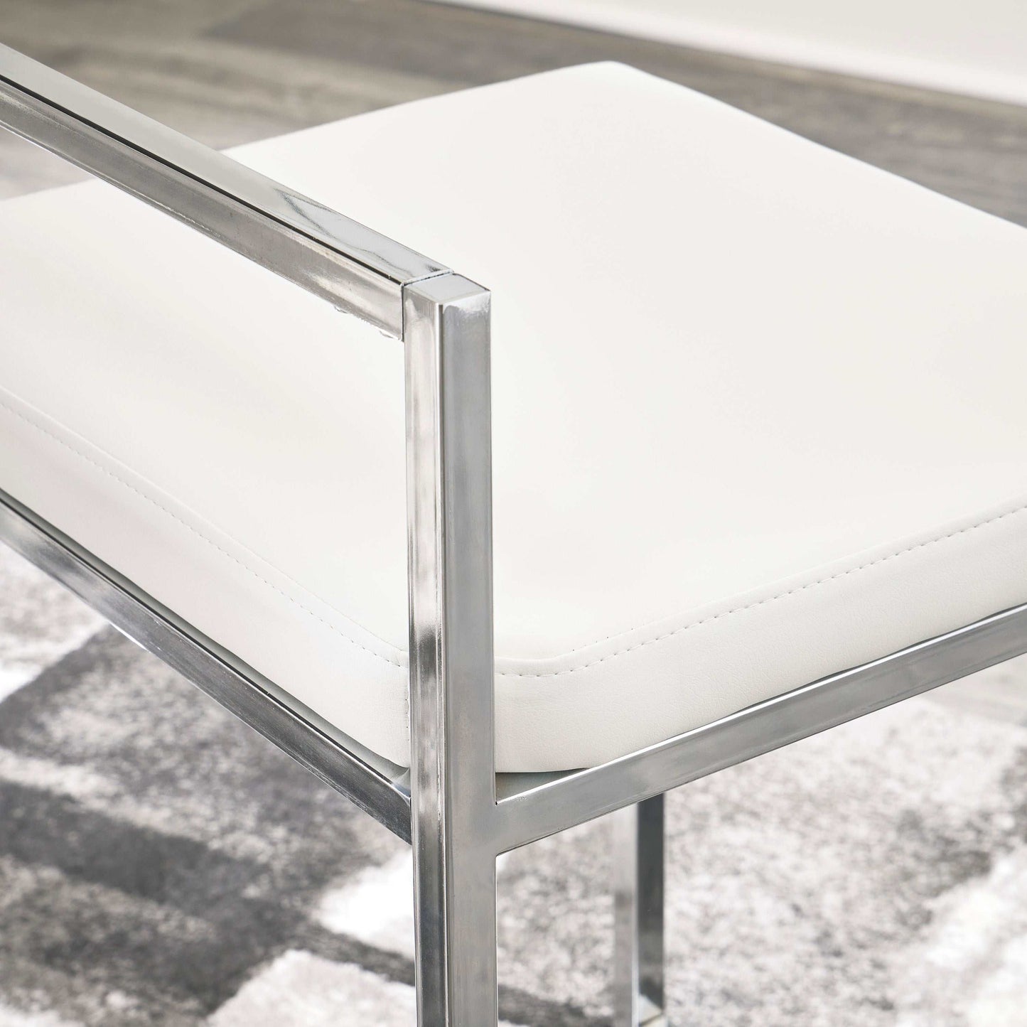 Madanere White Bar Height Bar Stool (Set of 2)