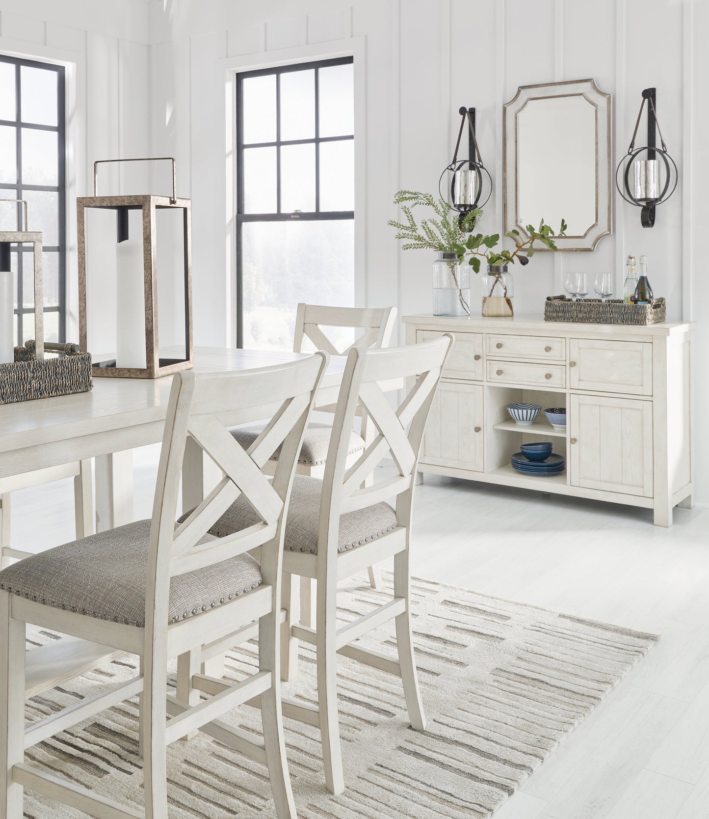 Robbinsdale White Dining Server