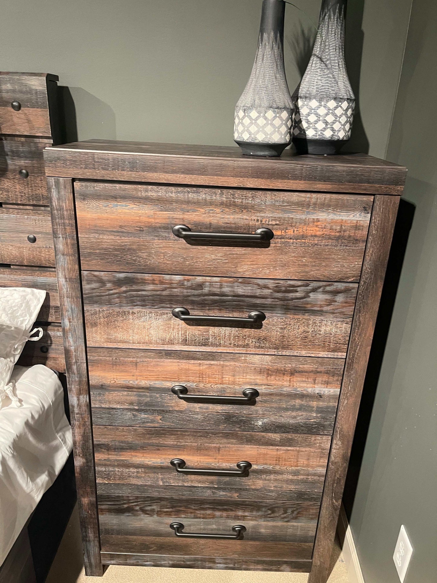 Drystan Multi Tone Chest