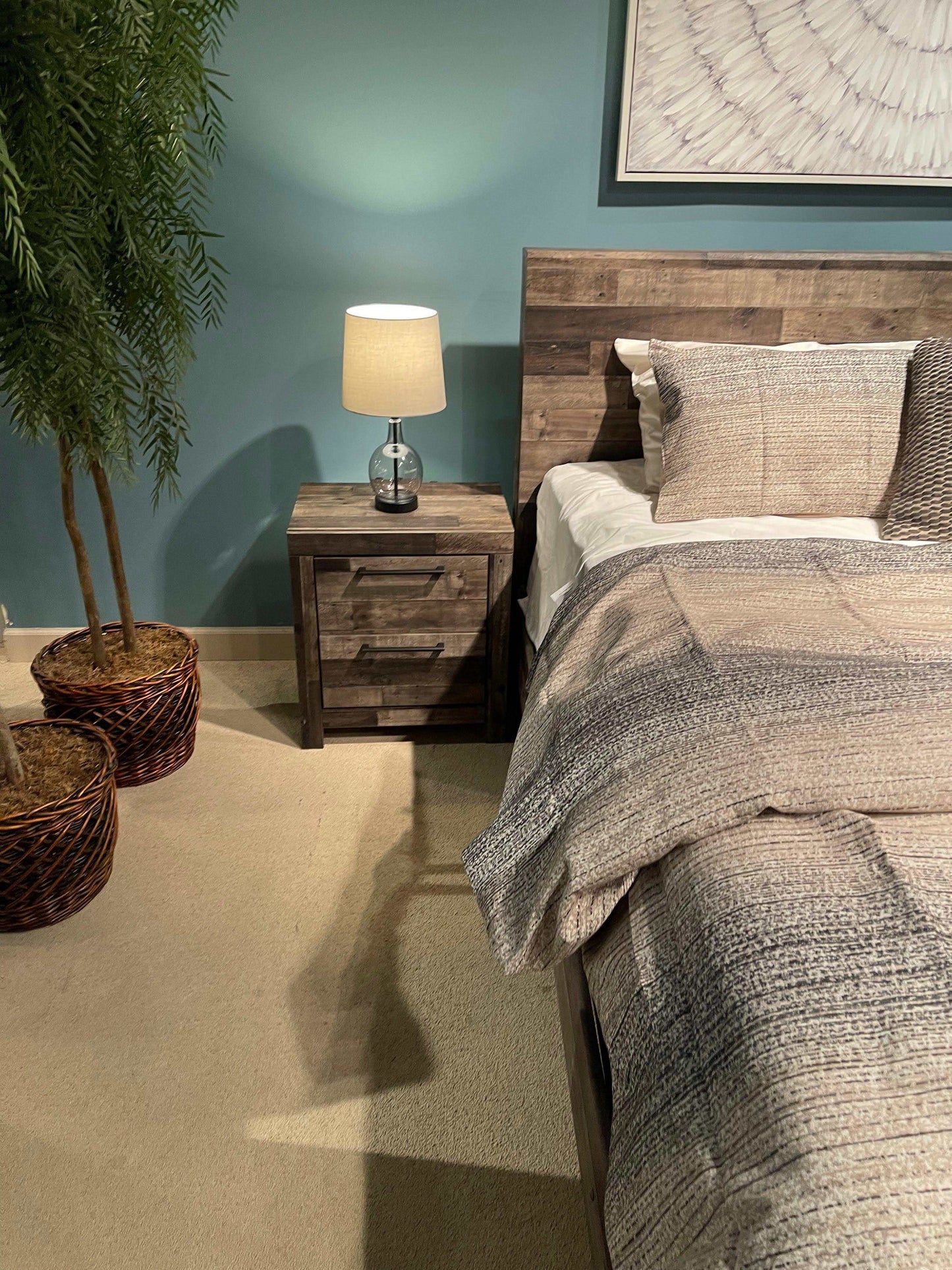 Derekson Multi Gray Queen Panel Bed