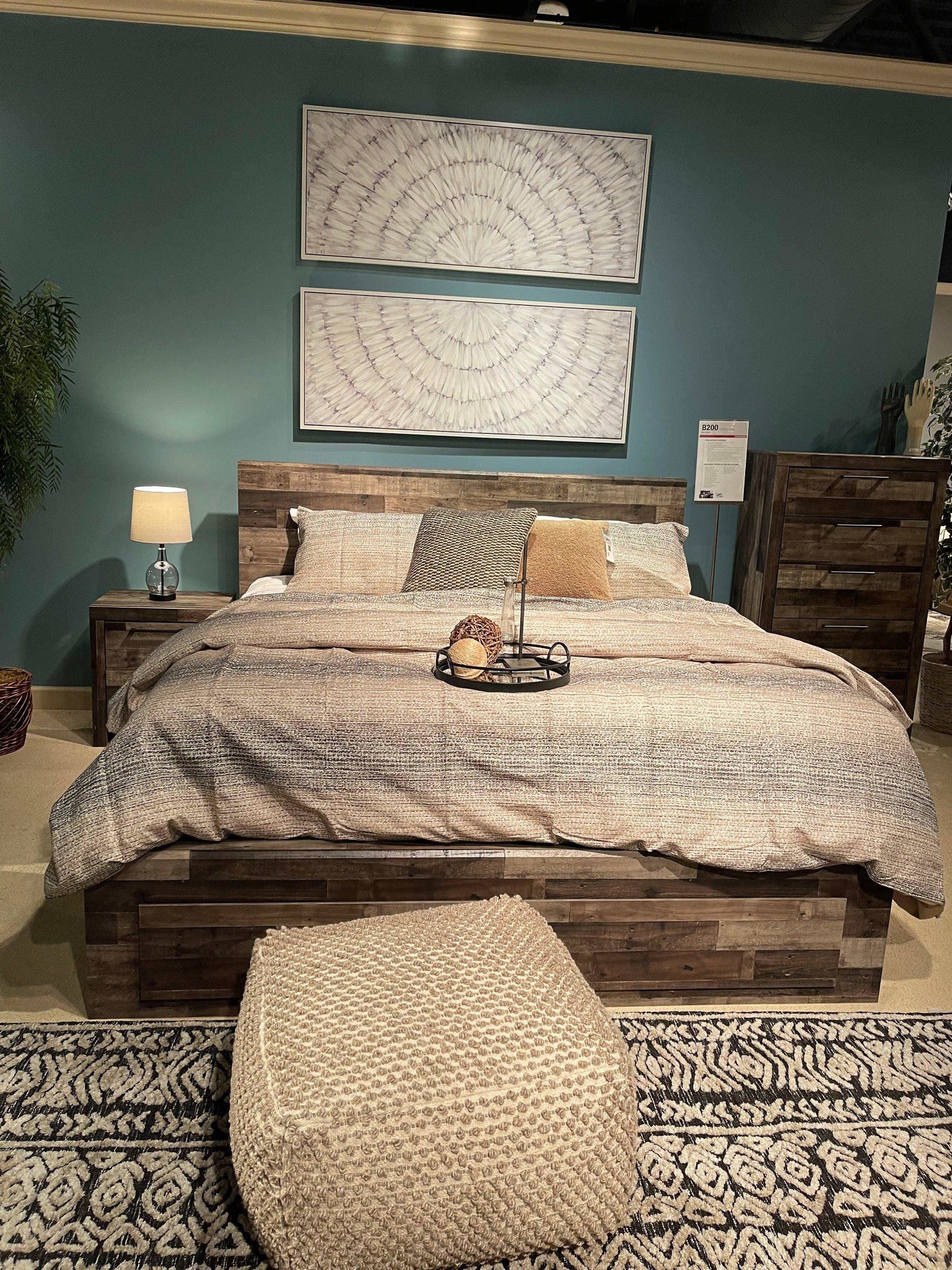 Derekson Multi Gray Queen Panel Bed