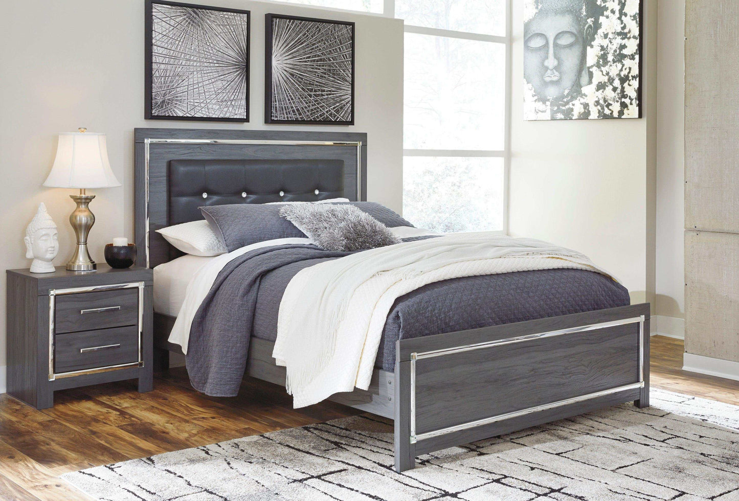 Lodanna Gray Queen Panel Bed w/ LED