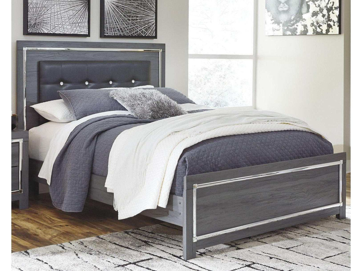 Lodanna Gray Queen Panel Bed w/ LED