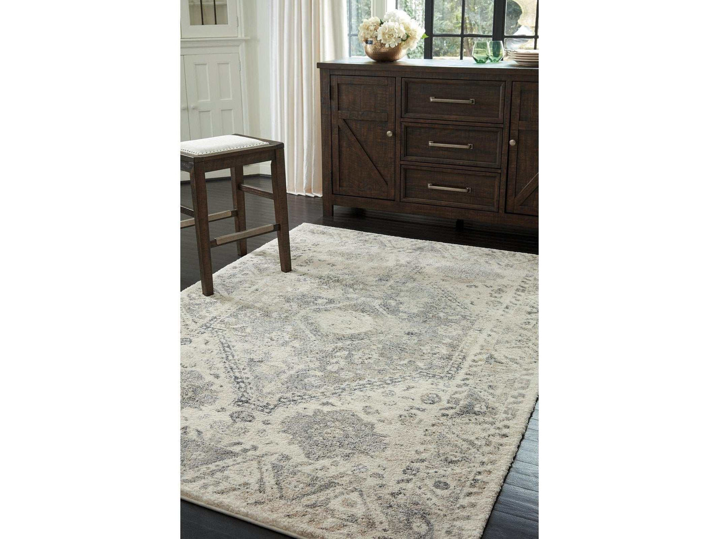 Precia Gray/Cream 5'3" x 7'3" Rug