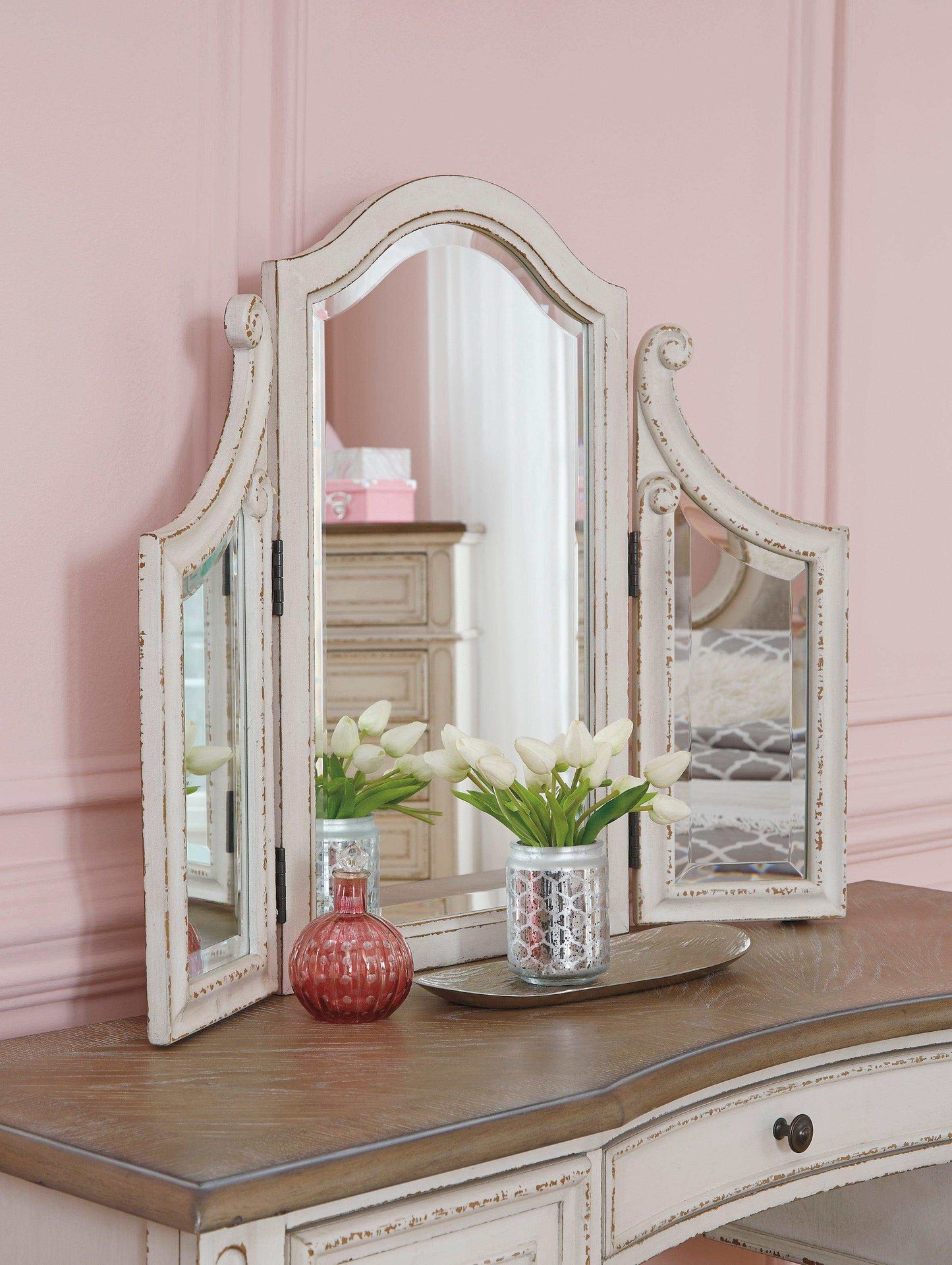 Realyn Vanity & Mirror w/ Stool (Set of 3)