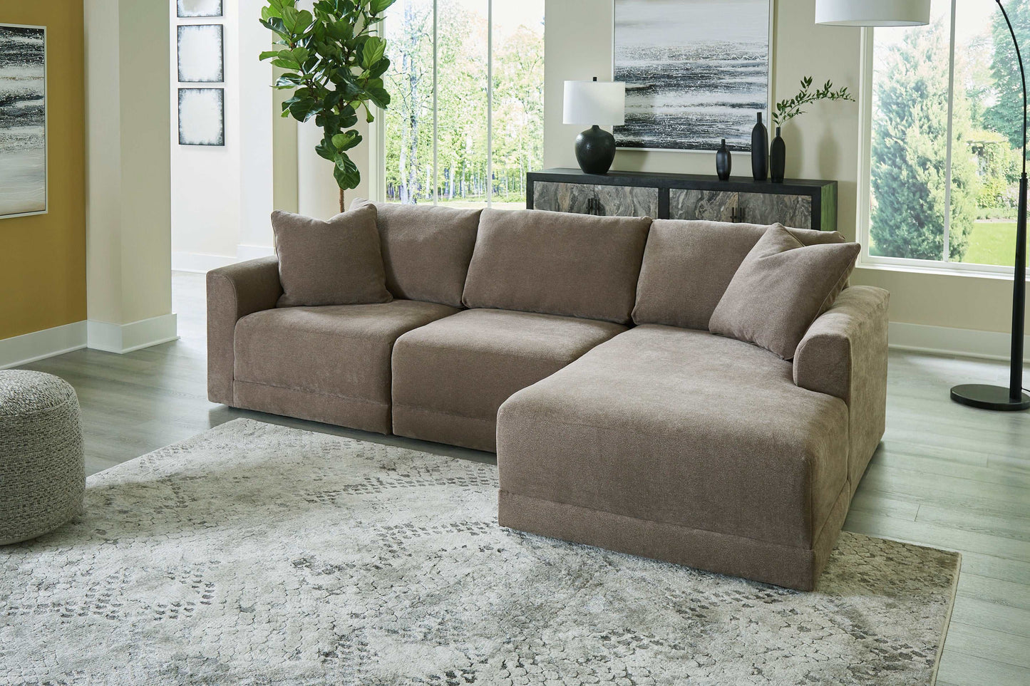 Raeanna Storm RAF Chaise Sectional / 3pc