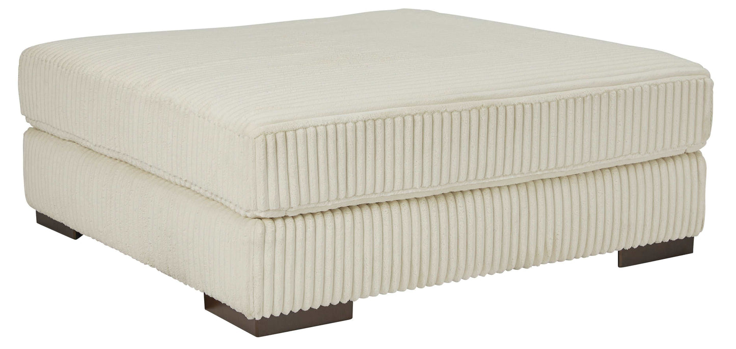 Lindyn Ivory 6pc RAF Chaise Sectional