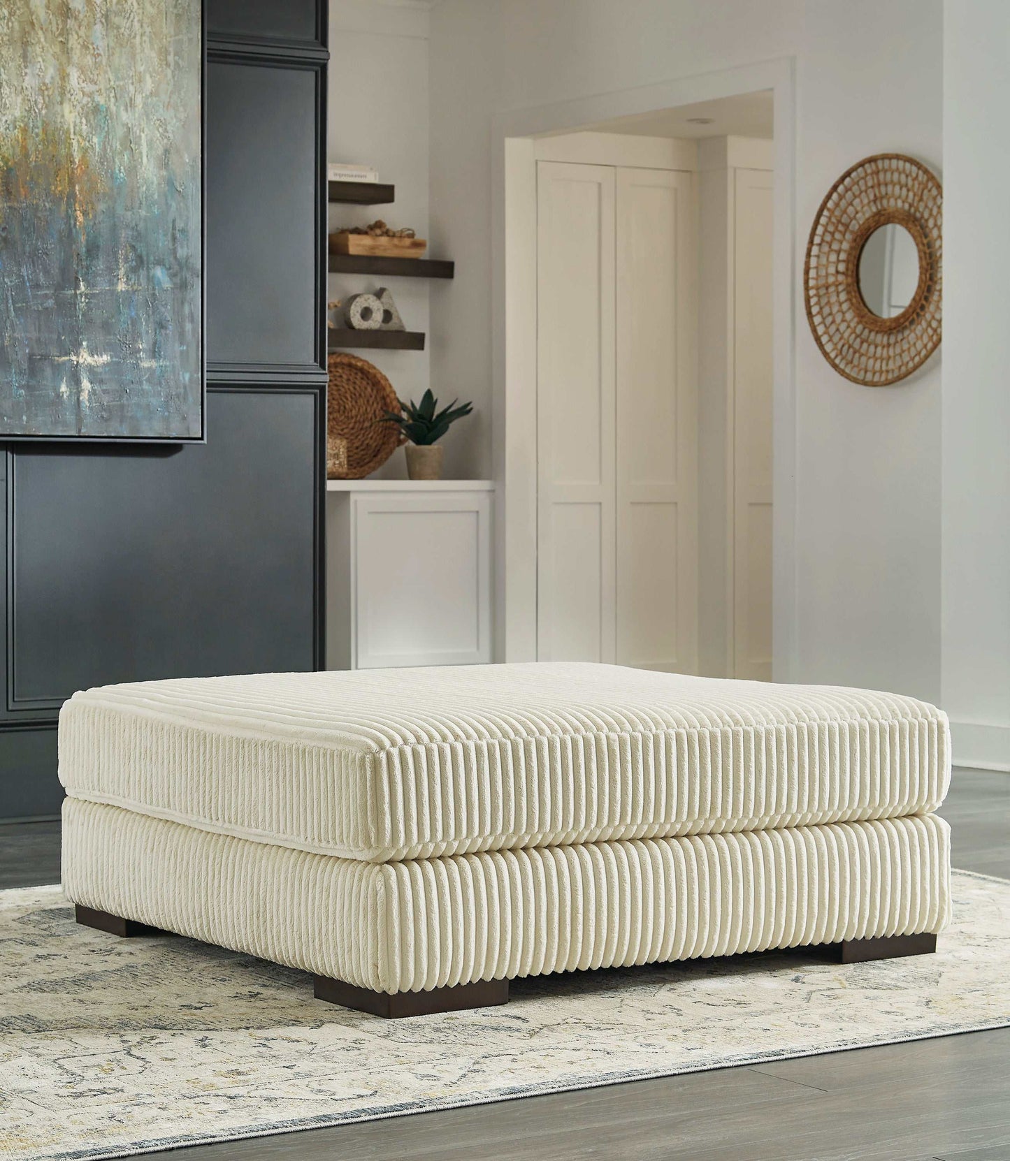 Lindyn Ivory 6pc RAF Chaise Sectional