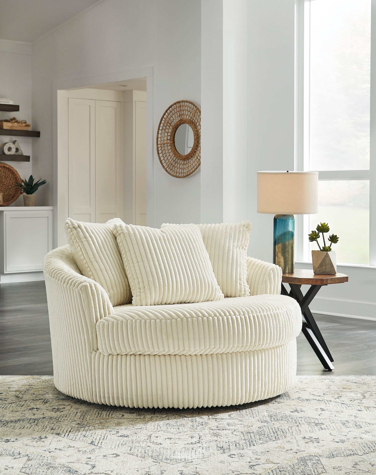 Lindyn Ivory 6pc RAF Chaise Sectional
