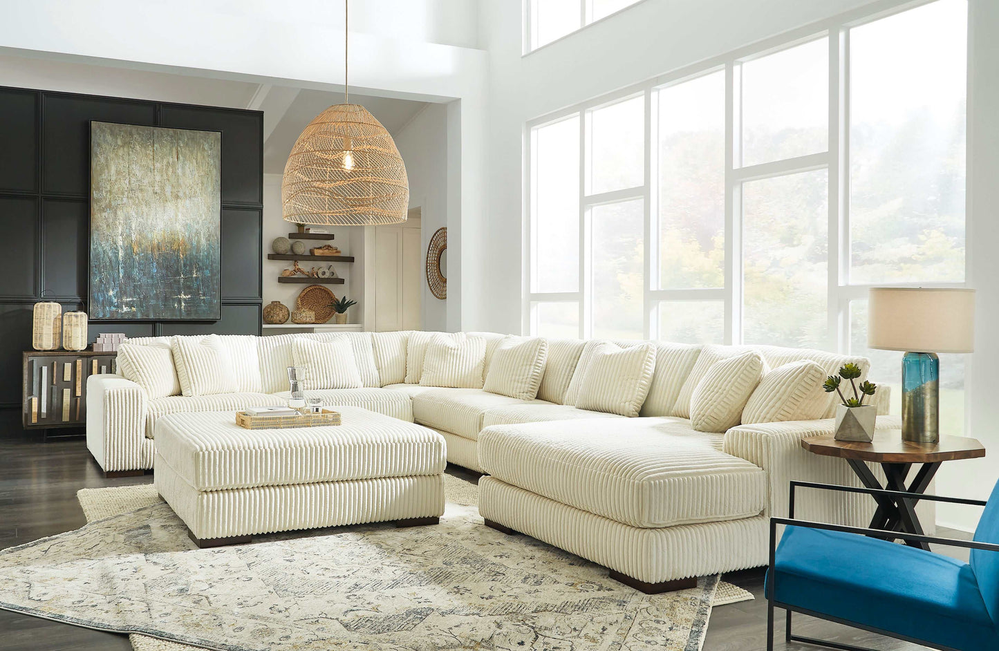 Lindyn Ivory 6pc RAF Chaise Sectional