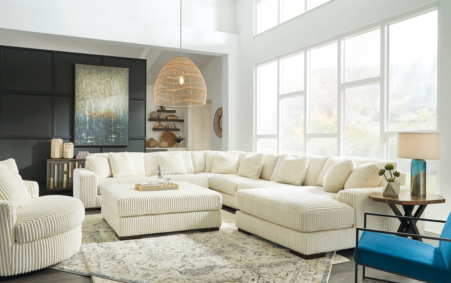 Lindyn Ivory 6pc RAF Chaise Sectional