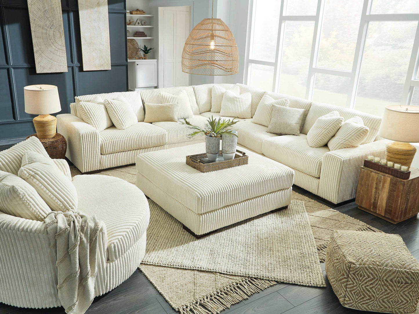 Lindyn Ivory 5pc Symmetrical Sectional