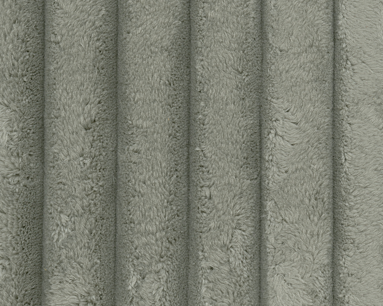 Lindyn Fog Chaise w/ 2 Cup Holders & USB Charging Port - Ornate Home