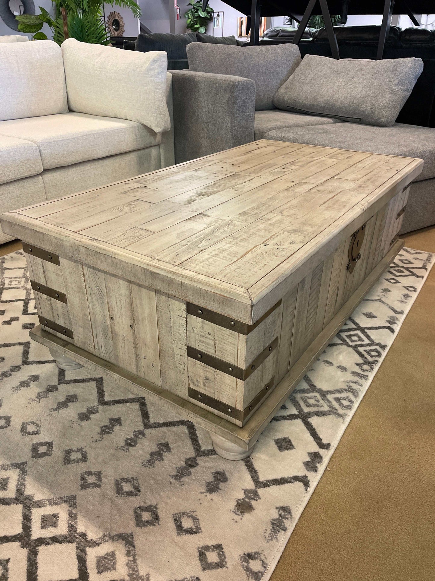 Carynhurst White Wash Gray Lift Top Coffee Table