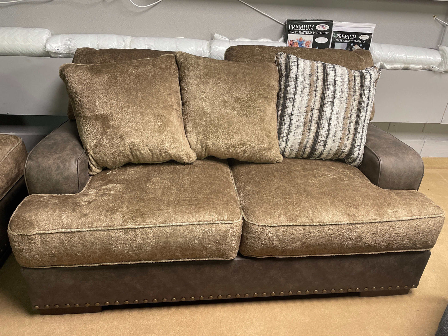 Alesbury Chocolate Loveseat