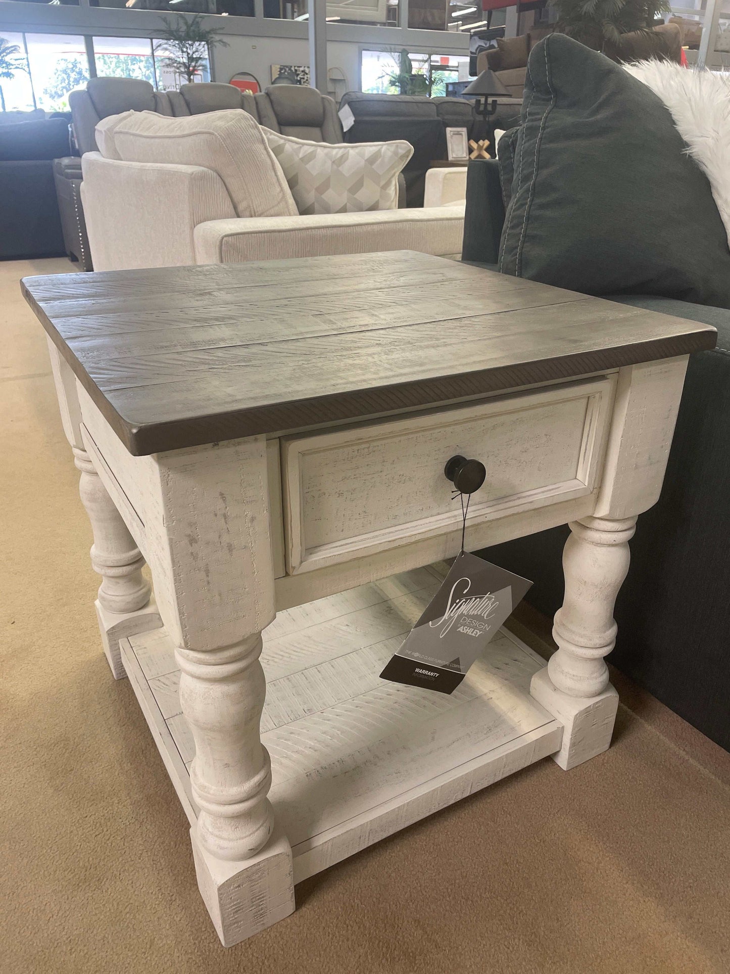 Havalance White/Gray End Table
