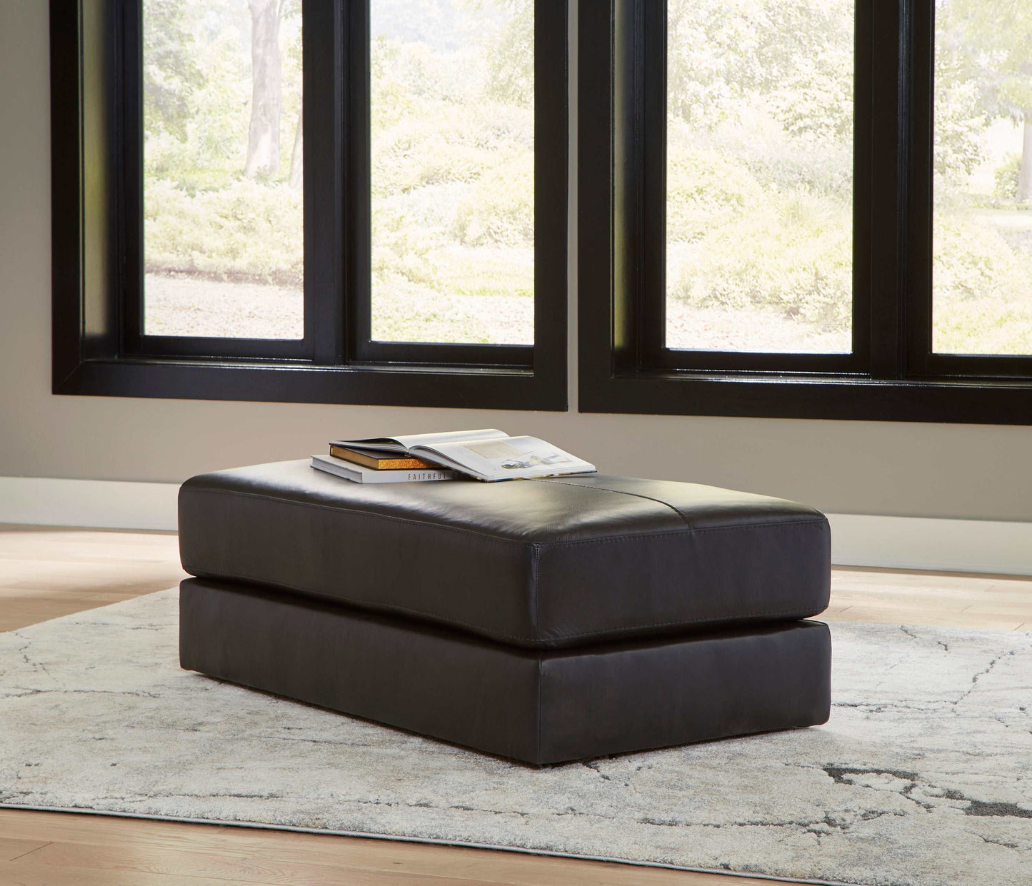 Amiata Onyx Leather Sofa