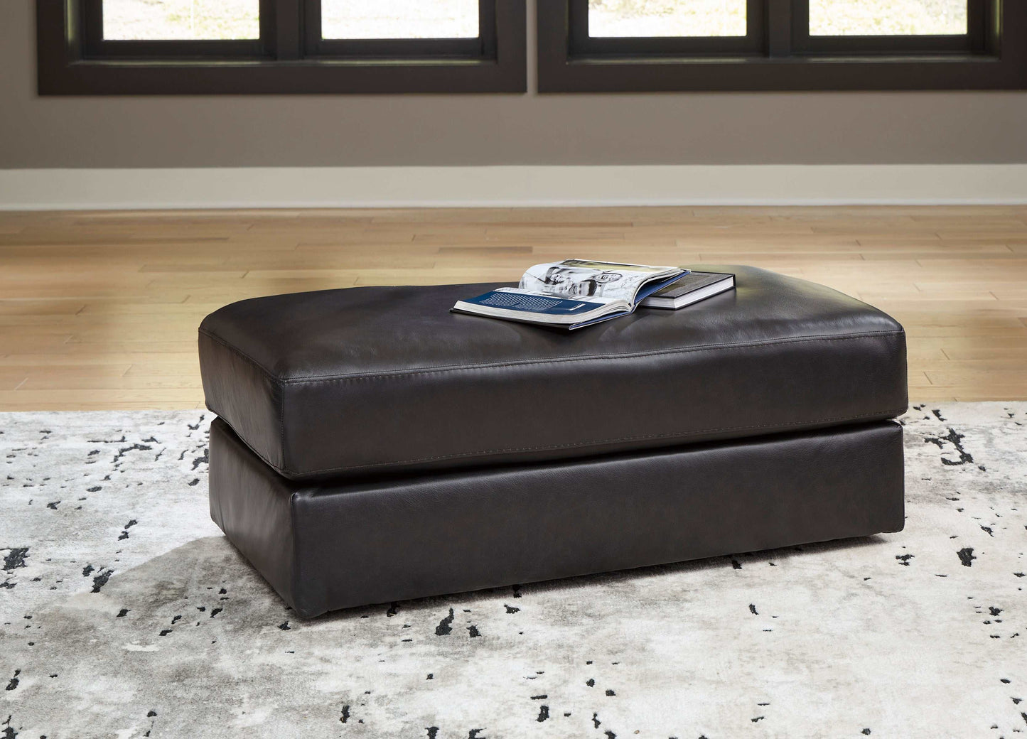 Amiata Onyx Leather Sofa