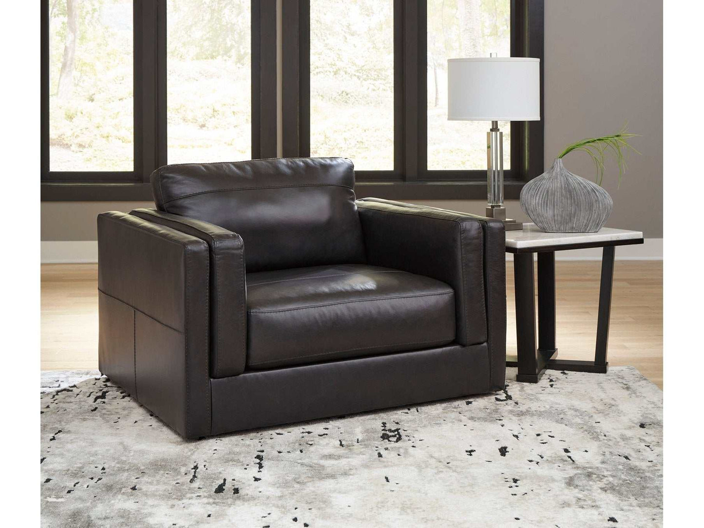 Amiata Onyx Leather Oversized Chair