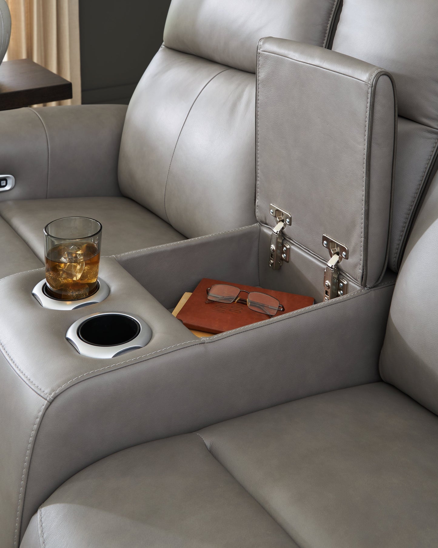 5Z-Comfort Coin Power Reclining Loveseat with Console - Ornate Home
