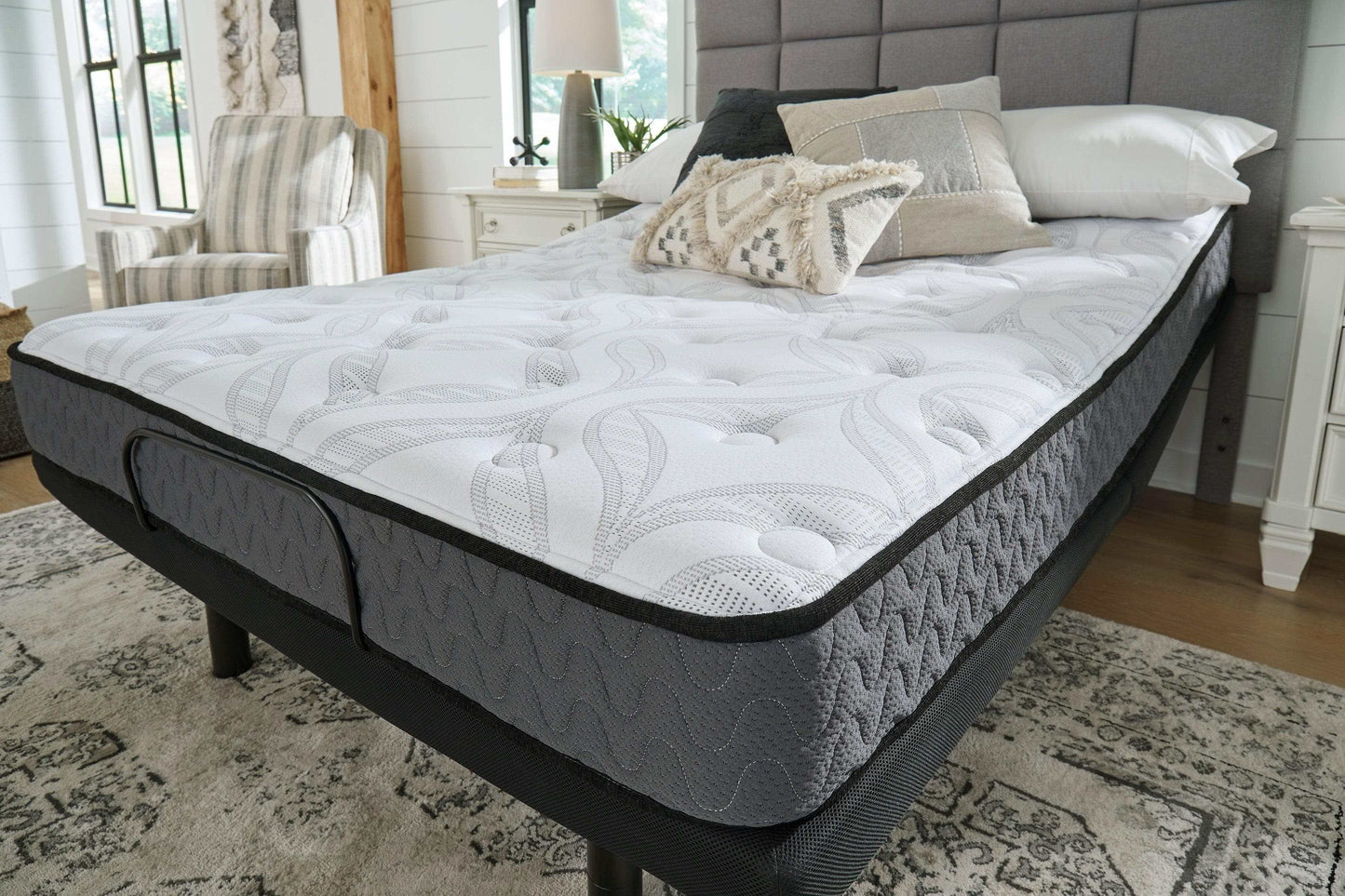 Bonnell Hybrid 8 Inch Mattress Firm