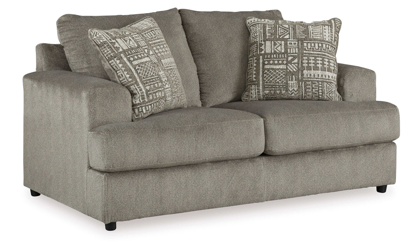 Soletren Ash Loveseat