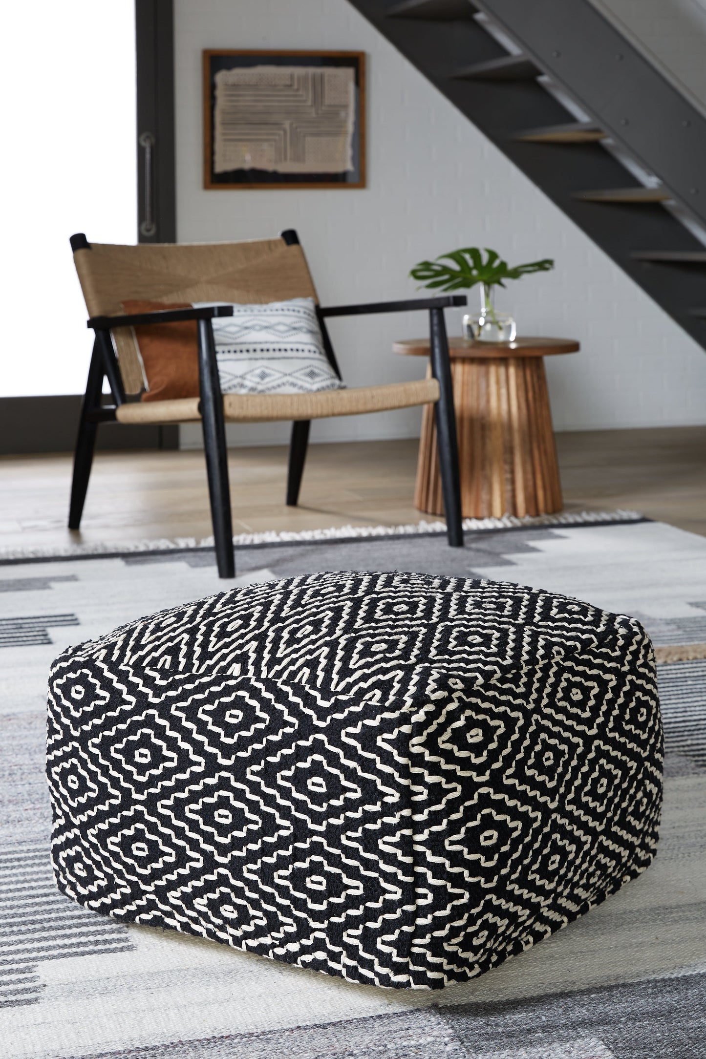 Jasett Black/Ivory Pouf