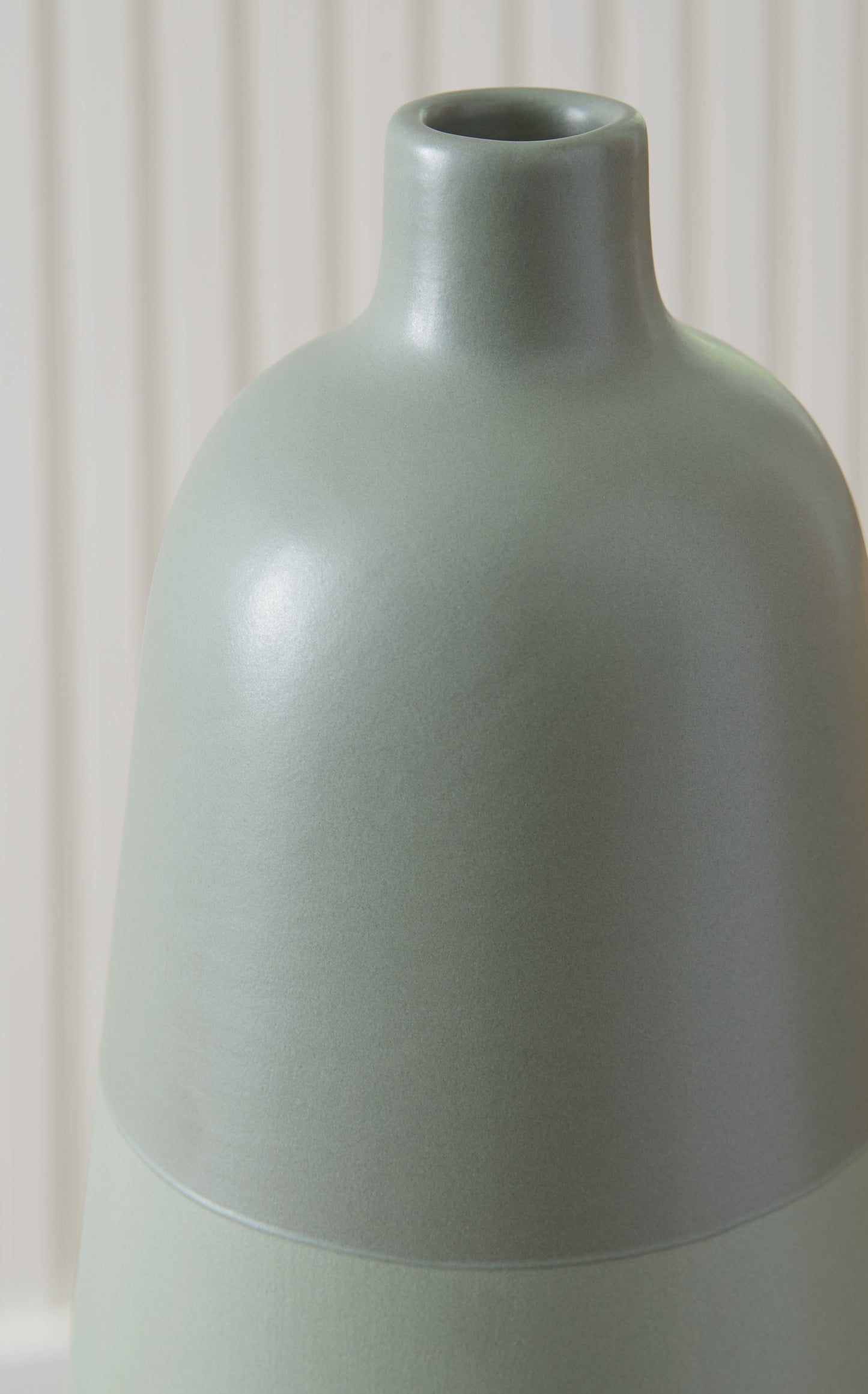 Peerland Green Vase