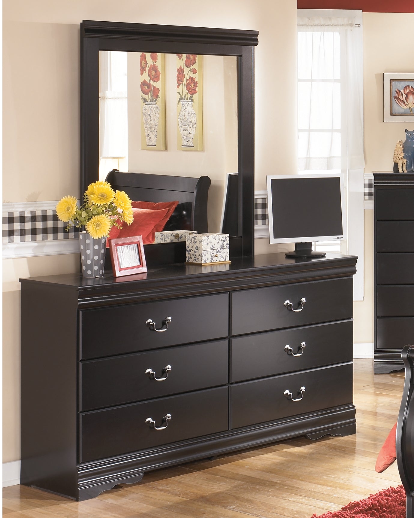 Huey Vineyard Black Full Sleigh Bedroom Set with Dresser, Mirror, Chest and Nightstand