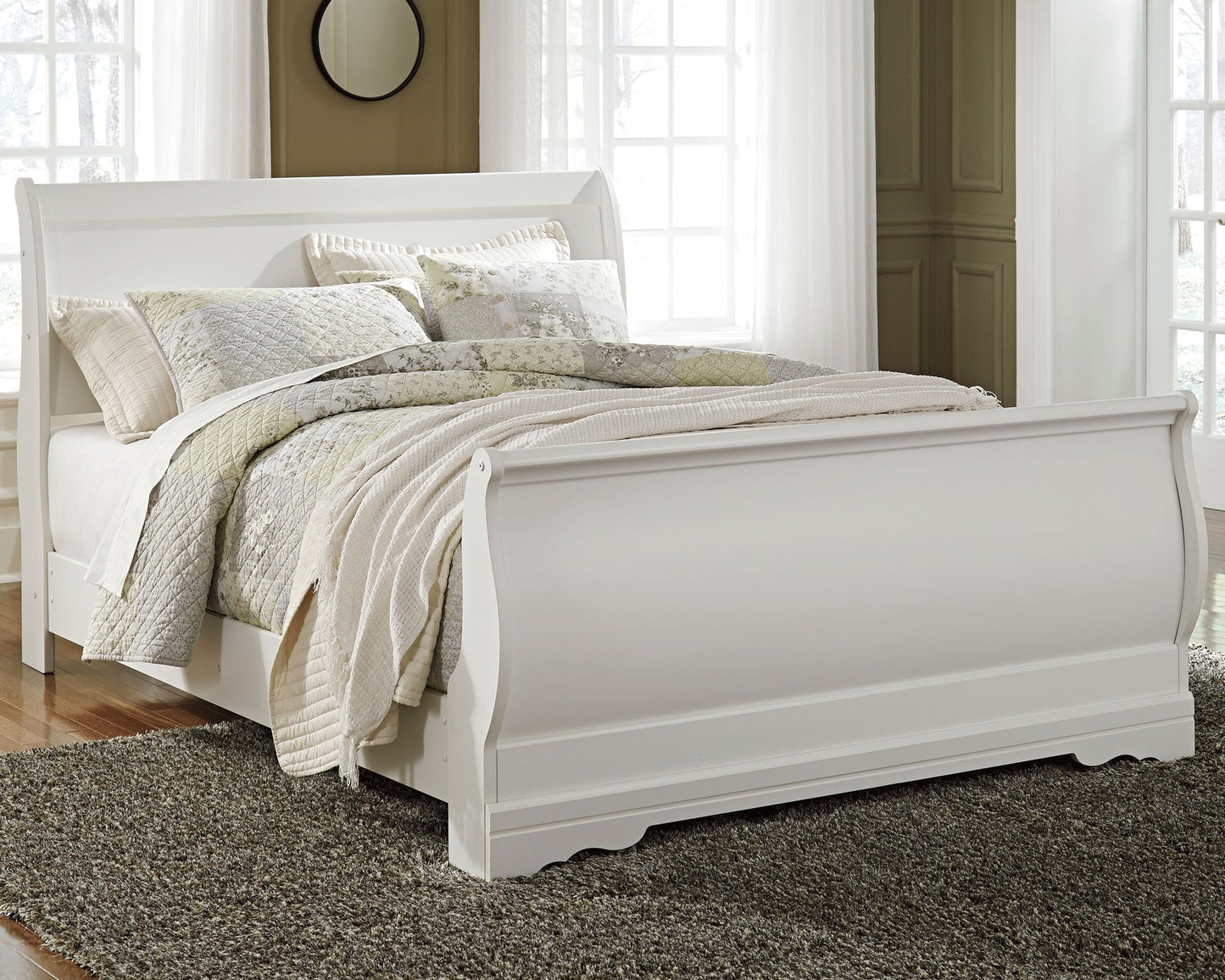 Anarasia White Queen Sleigh Bedroom Set with Nightstand