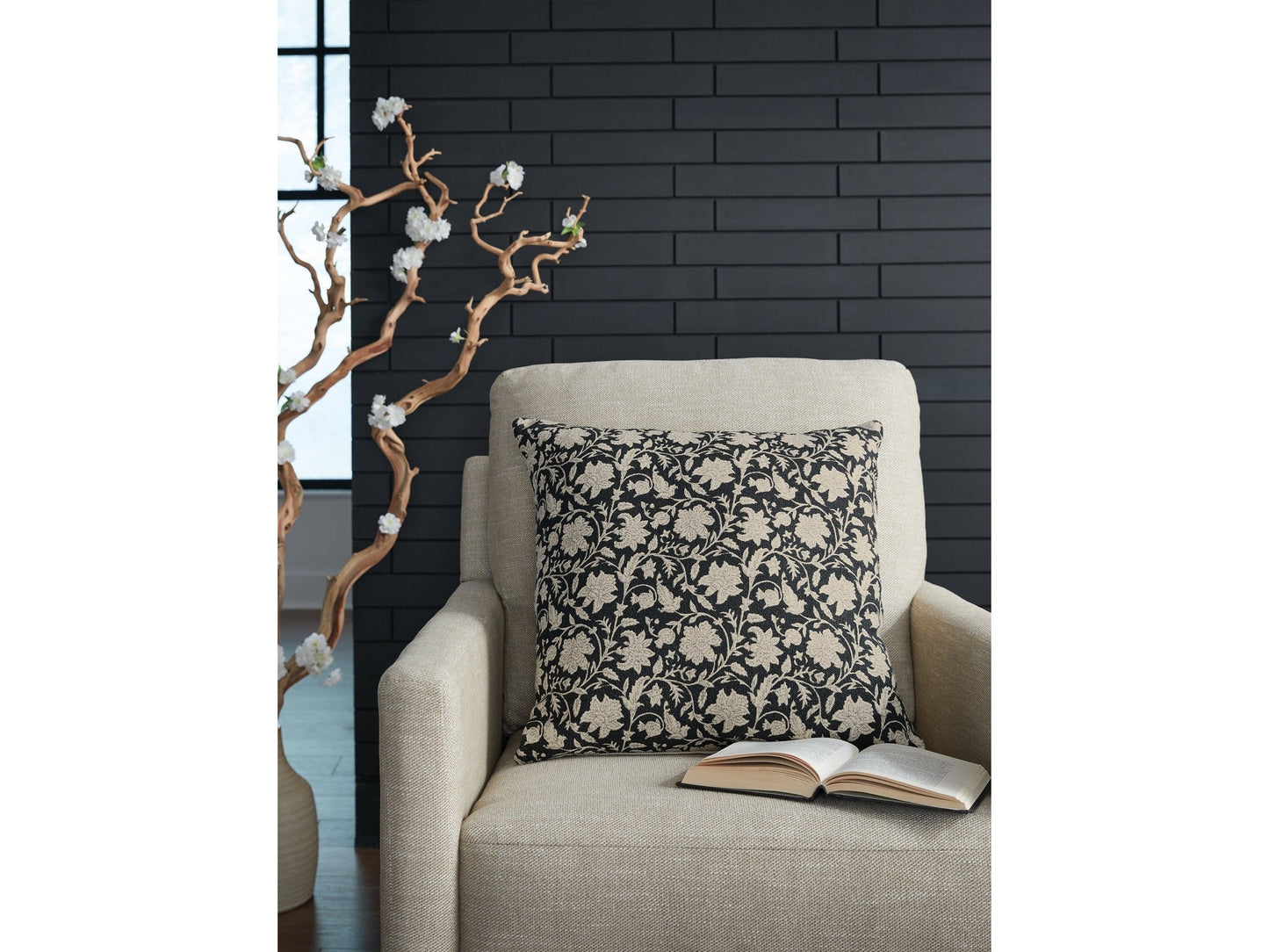 Alanderson Black/Ivory Pillow (Set of 4)- Viva Furn