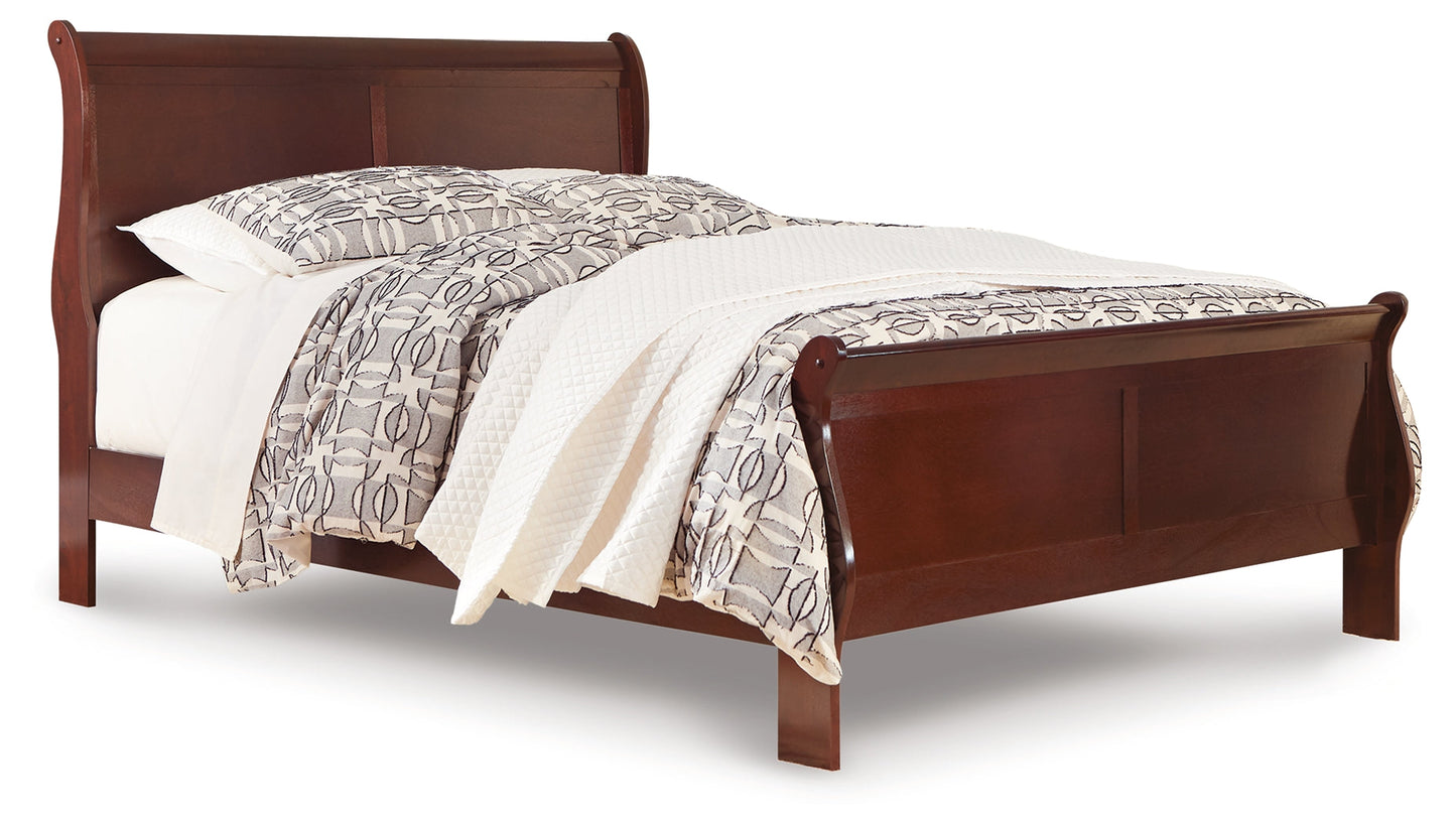 Alisdair Reddish Brown Queen Sleigh Bedroom Set with 2 Nightstands- Viva Furn