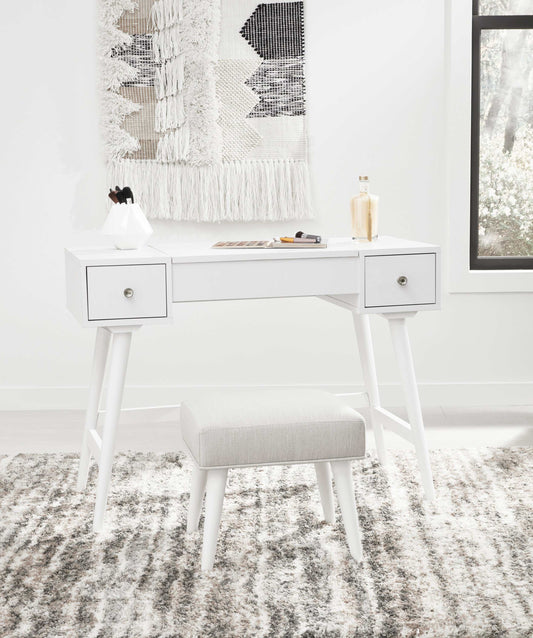 Thadamere White Vanity Desk w/ Stool