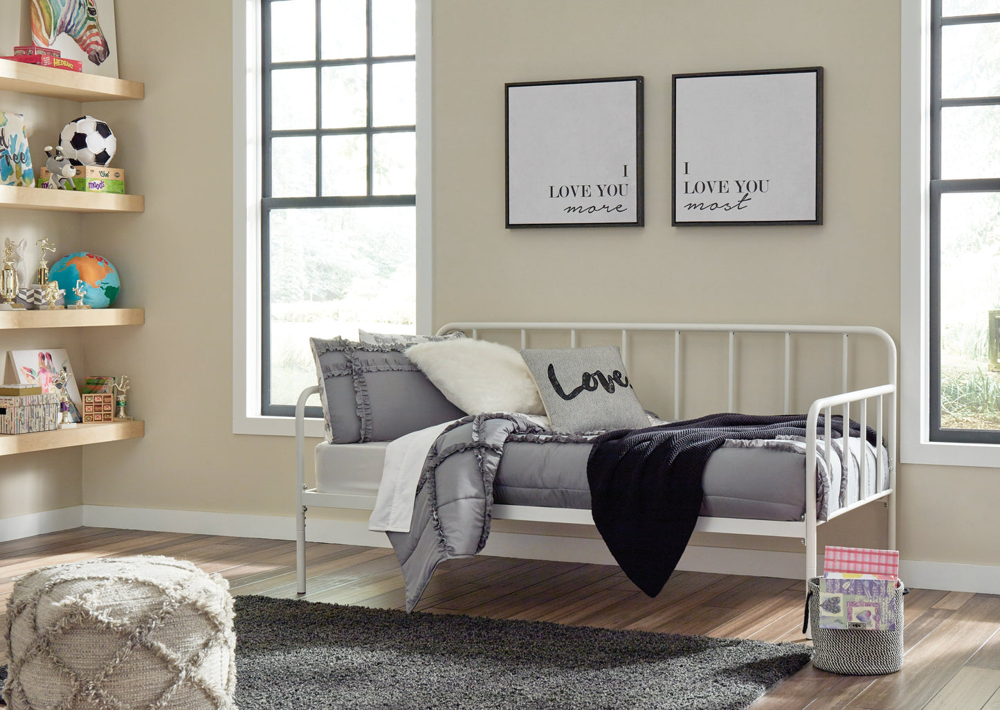 Trentlore White Twin Metal Day Bed with Platform