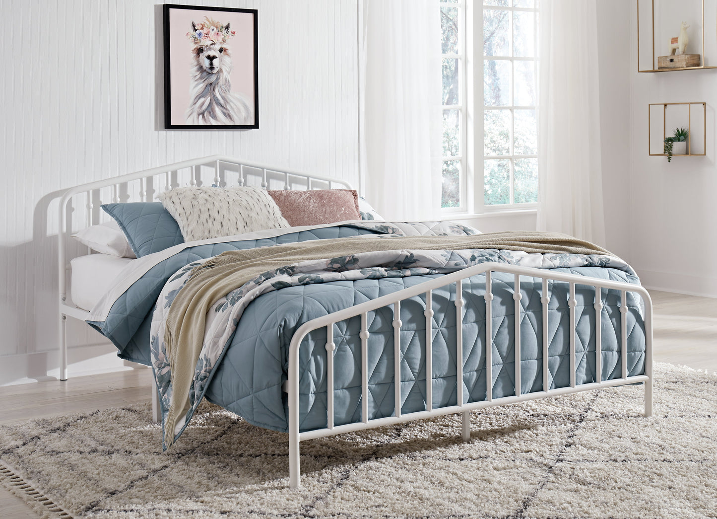 Trentlore White Queen Metal Bed