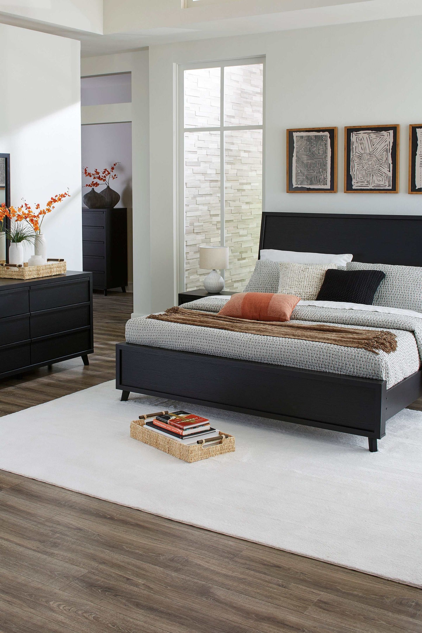 Danziar Black Queen Panel Bed