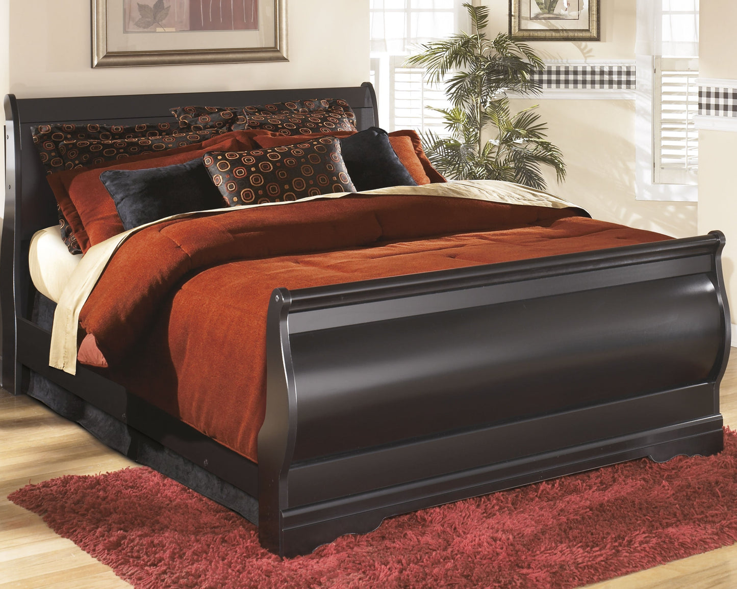 Huey Vineyard Black Queen Sleigh Bedroom Set with Nightstand