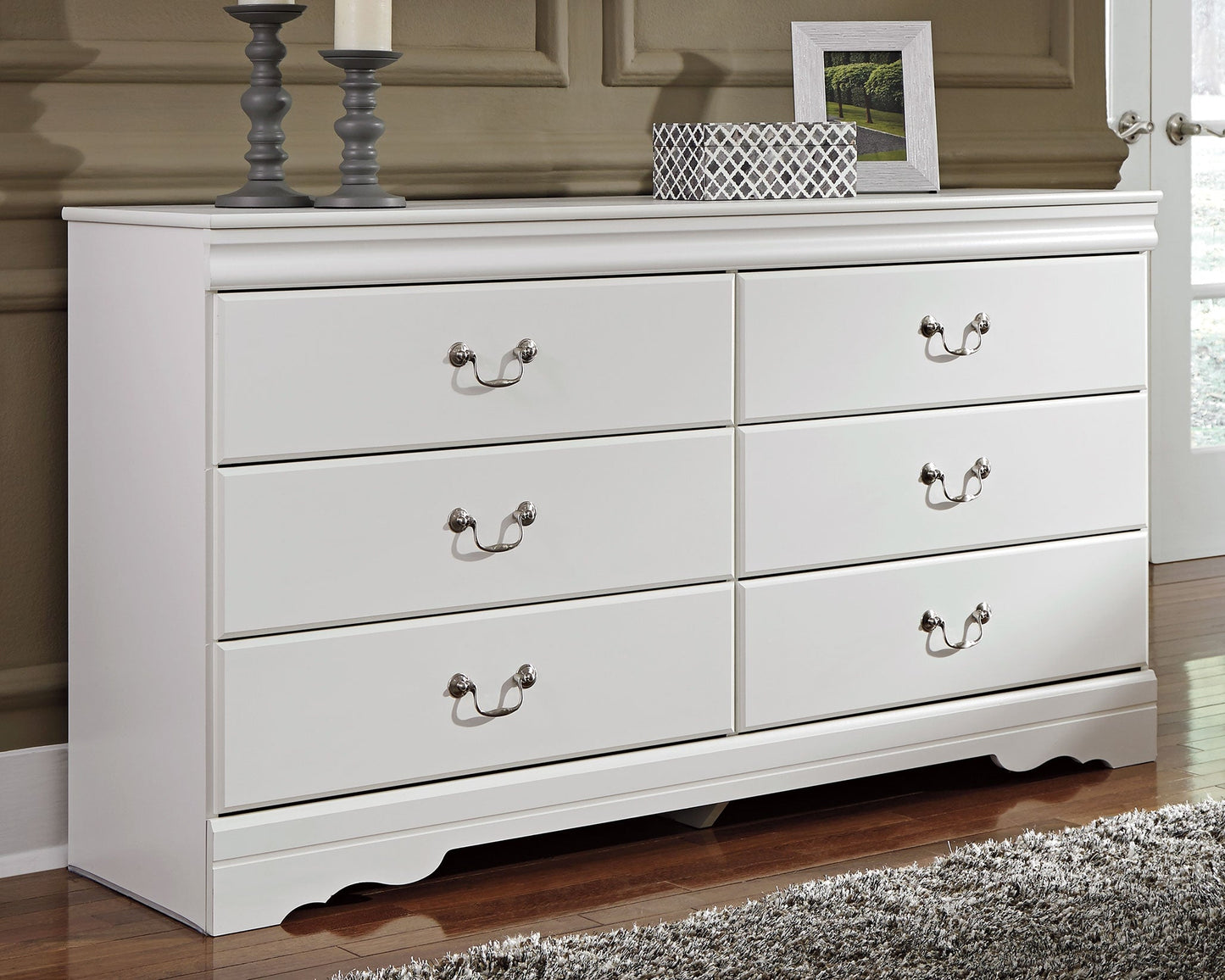 Anarasia White Full Sleigh Bedroom Set with Dresser and Nightstand