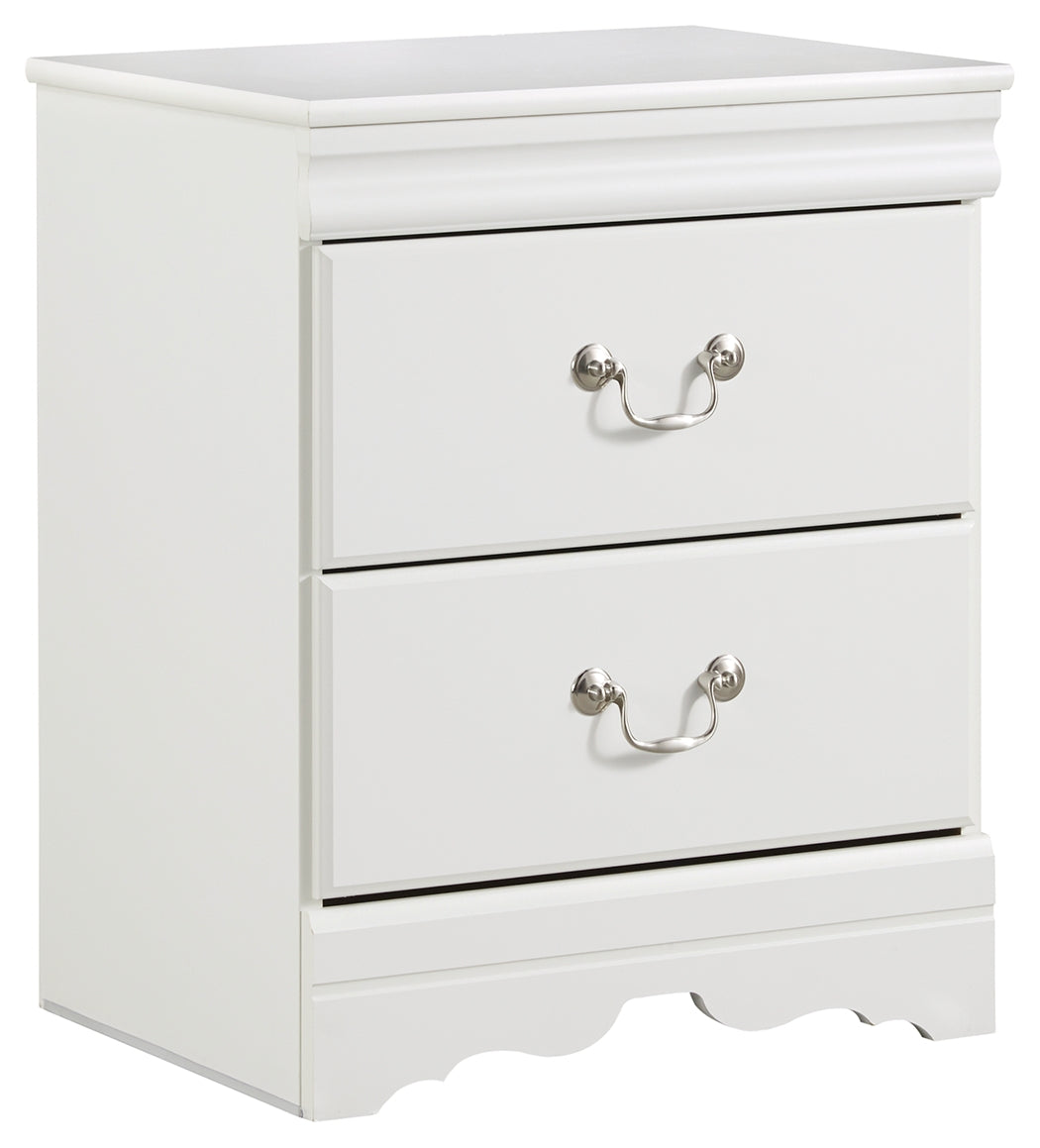 Anarasia White Queen Sleigh Bedroom Set with Dresser, Mirror and Nightstand