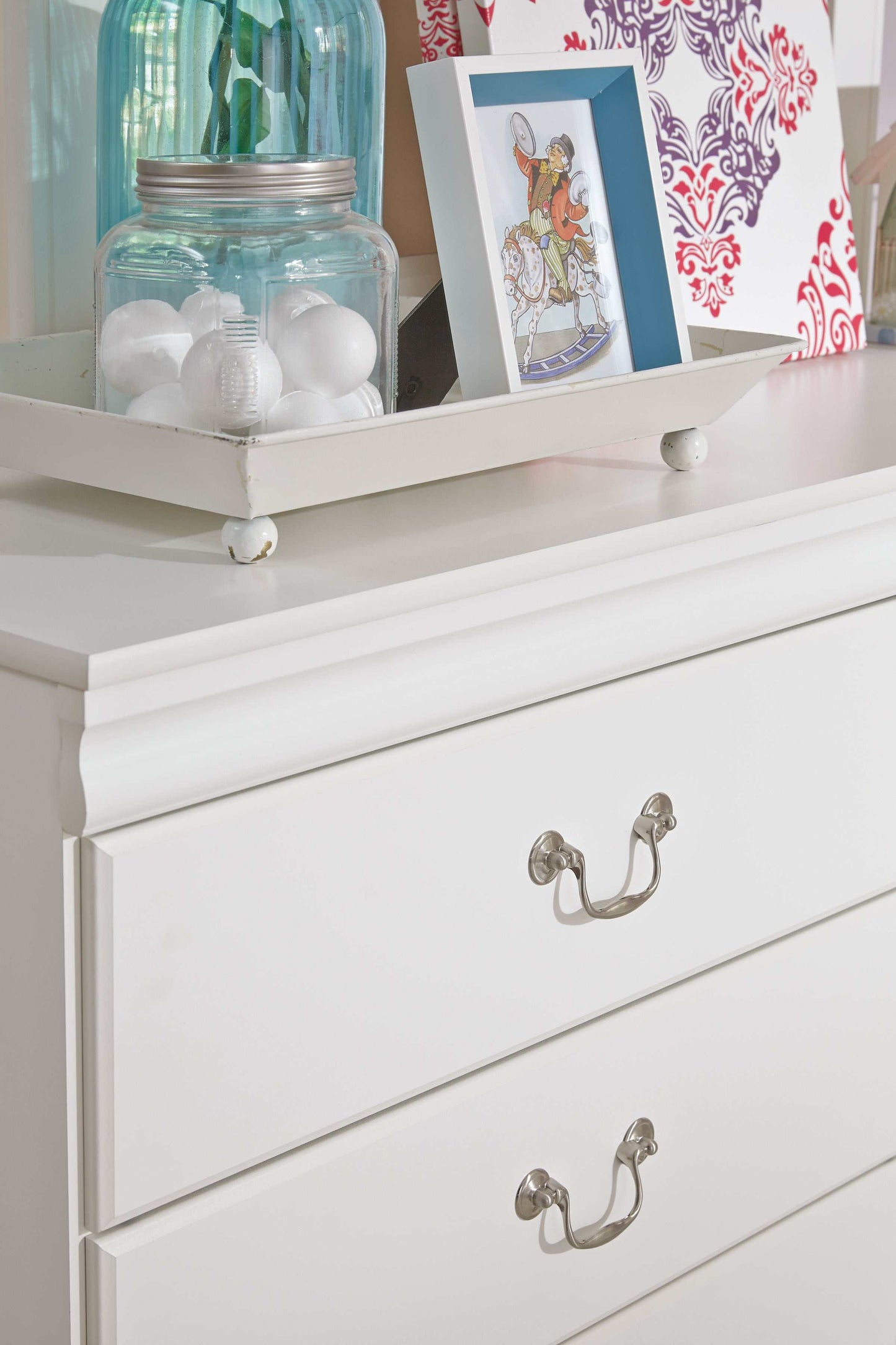 Anarasia White Nightstand